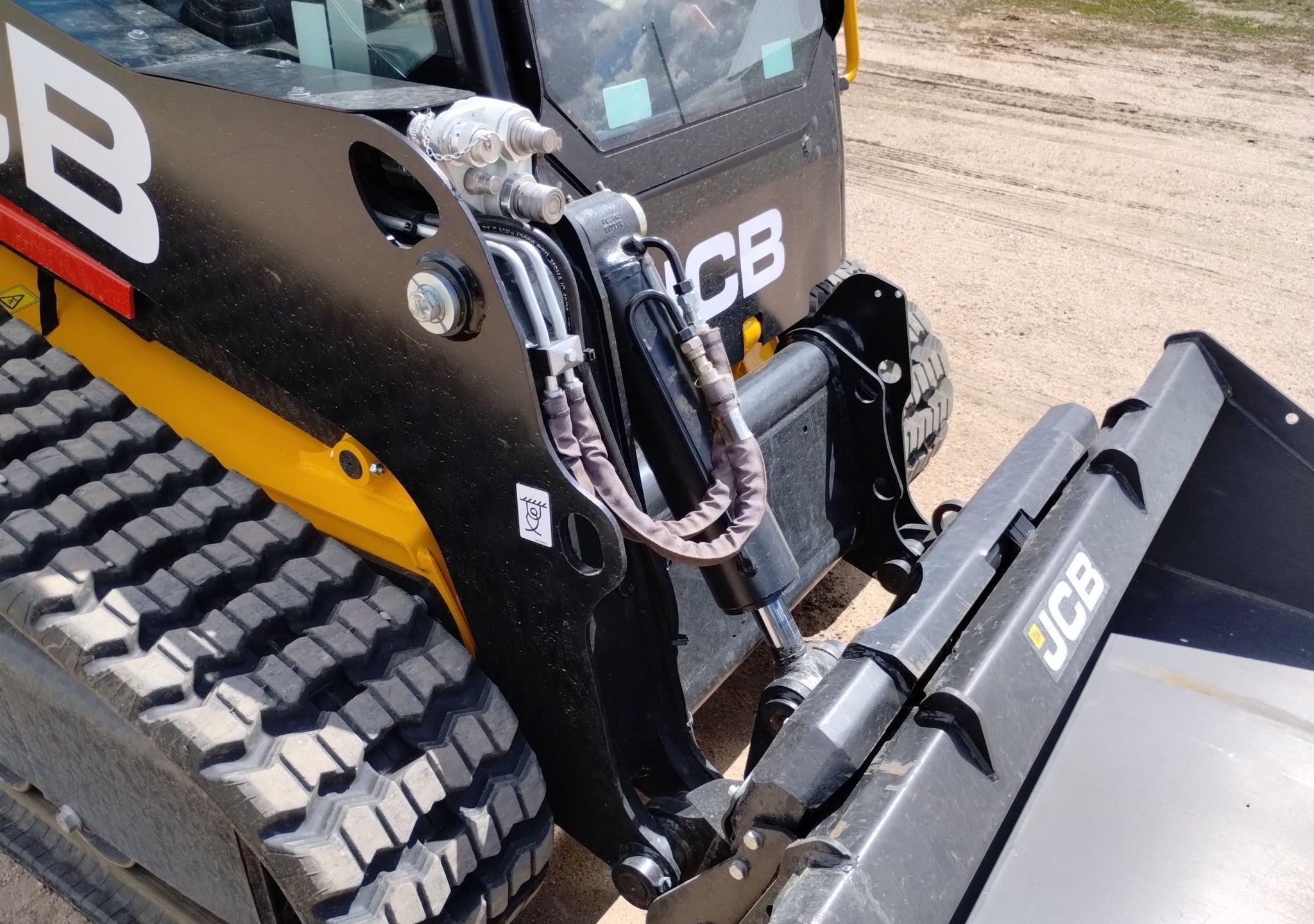 gallery 2021 JCB 215T Super tracked skid steer loader