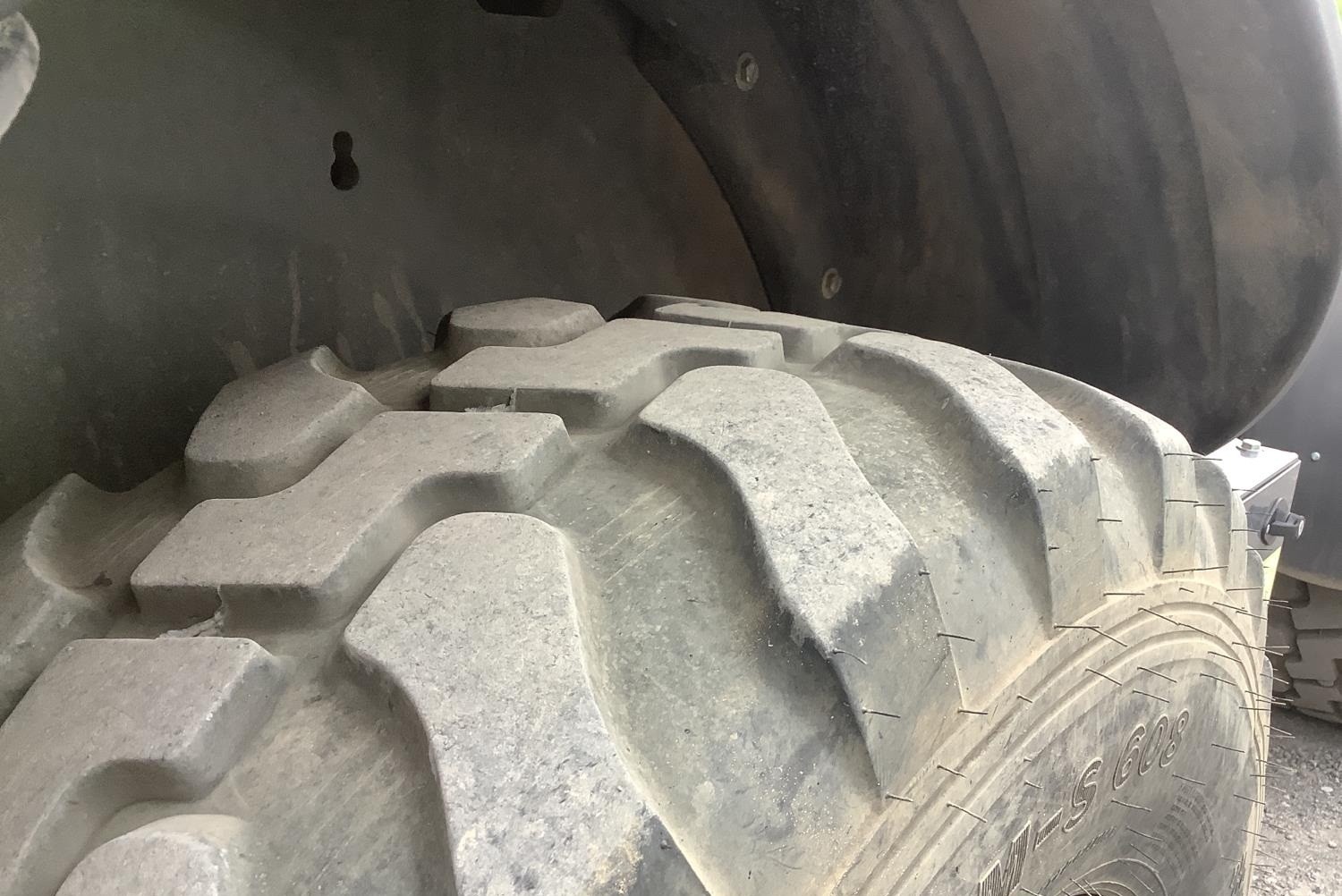 gallery 2021 Case 321F Wheel Loader