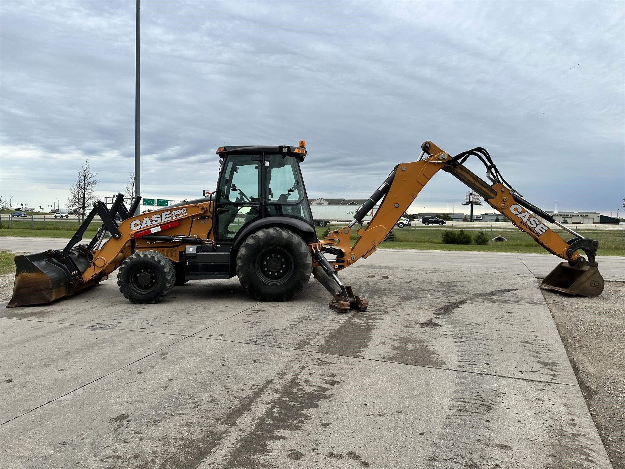 gallery 2019 Case 590SN 4x4 Backhoe Loader