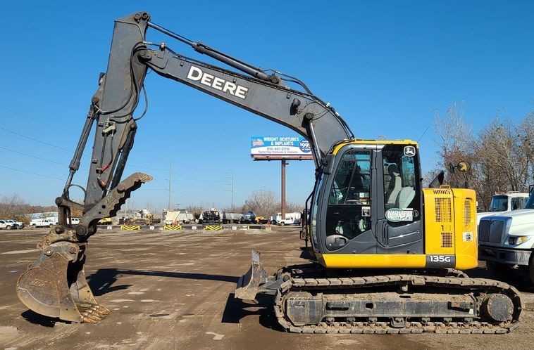 gallery 2014 John Deere 135G excavator
