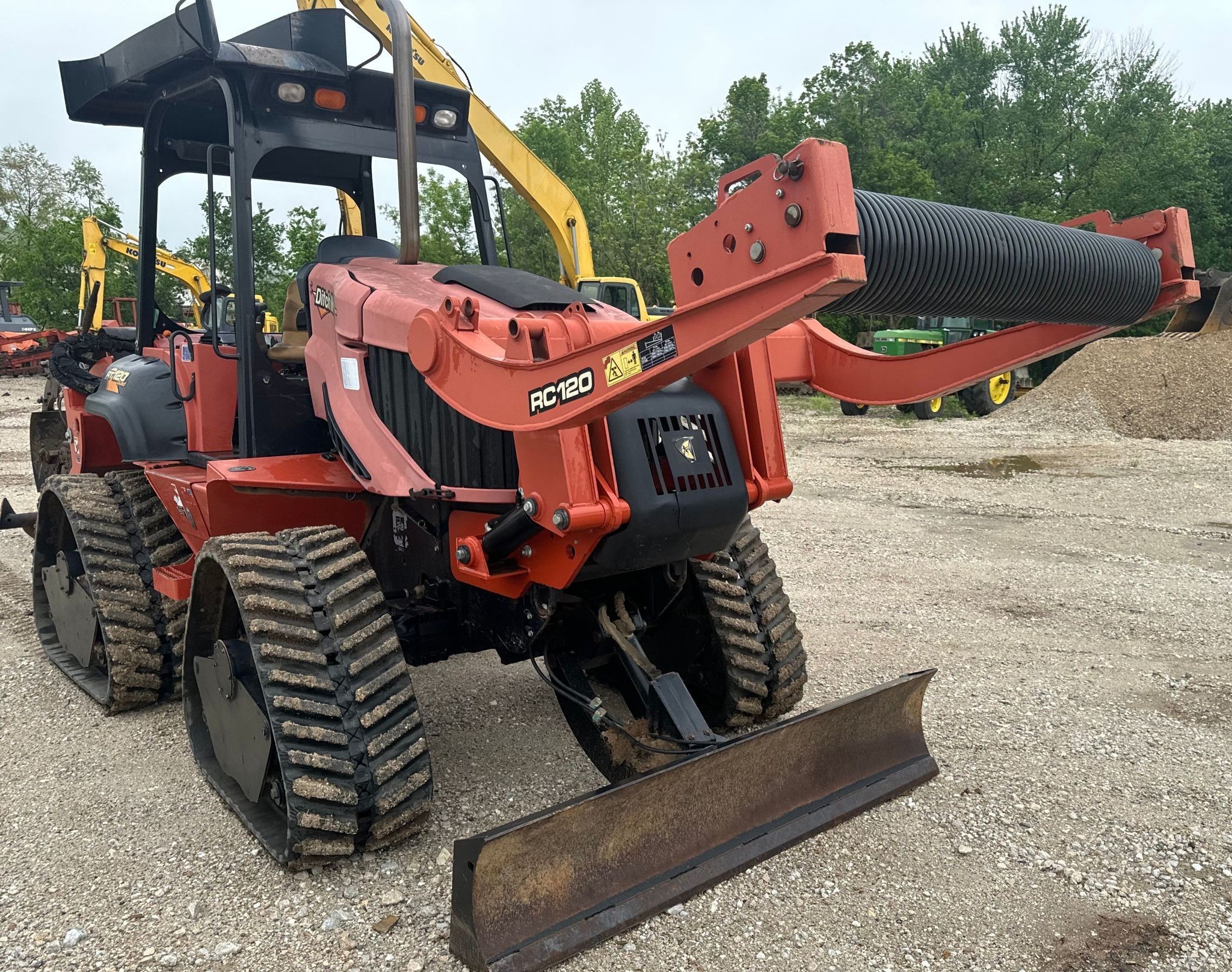 gallery 2013 Ditch Witch RT120 Quad trencher