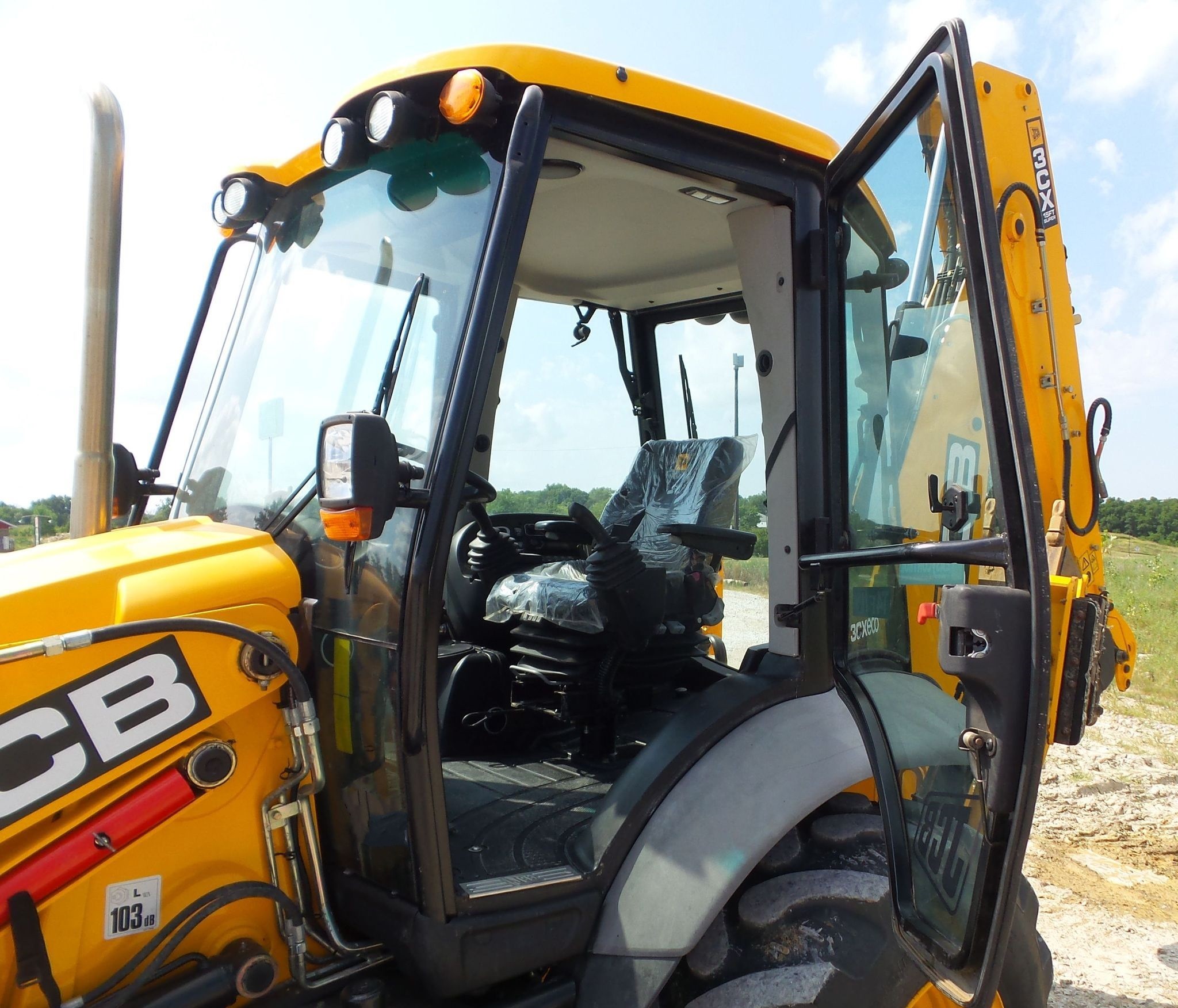 gallery 2016 JCB 3CX-15 backhoe