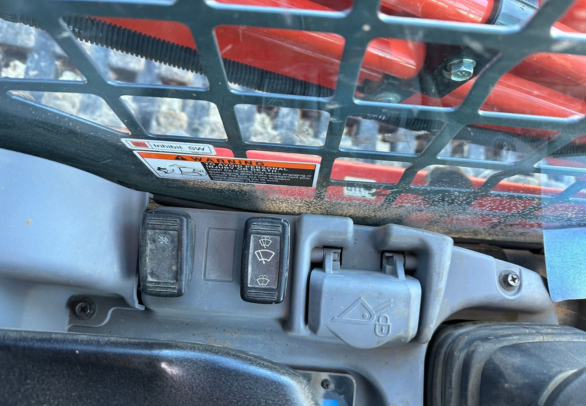 gallery 2019 Kubota SVL95-2S tracked skid steer loader