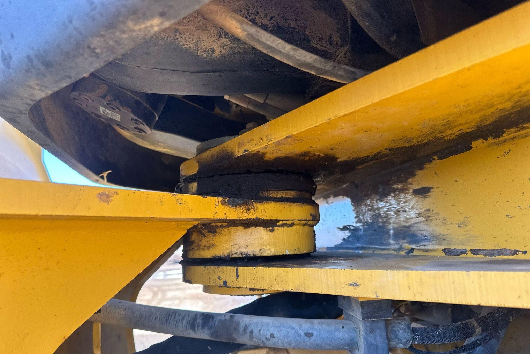 gallery 2006 John Deere 844J wheel loader