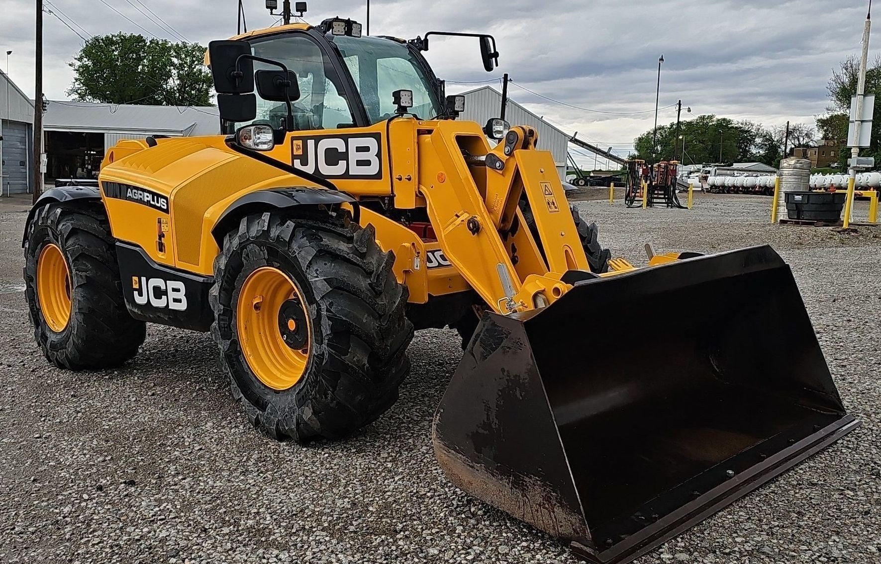 gallery 2023 JCB 542-70AG telehandler