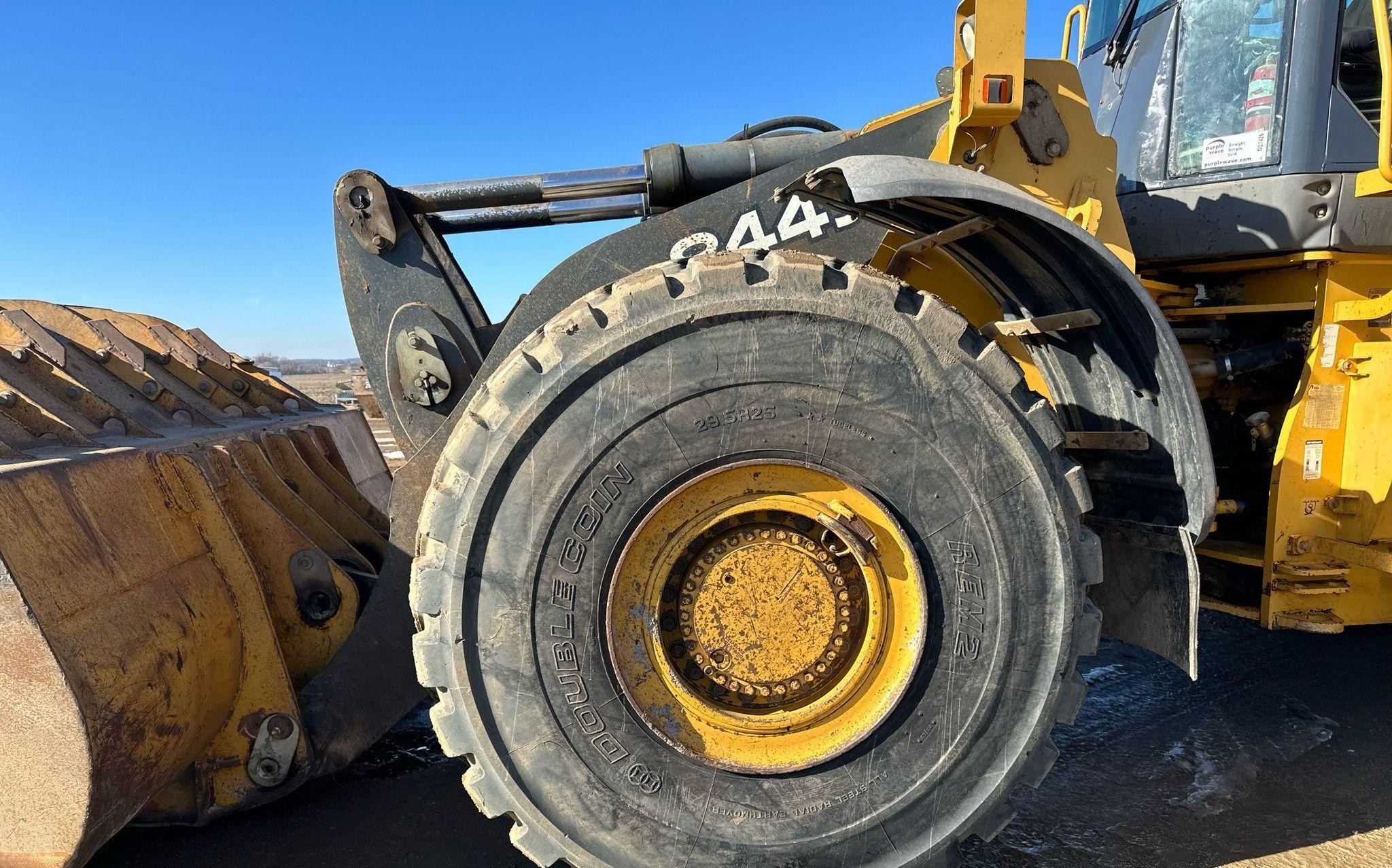 gallery 2006 John Deere 844J wheel loader