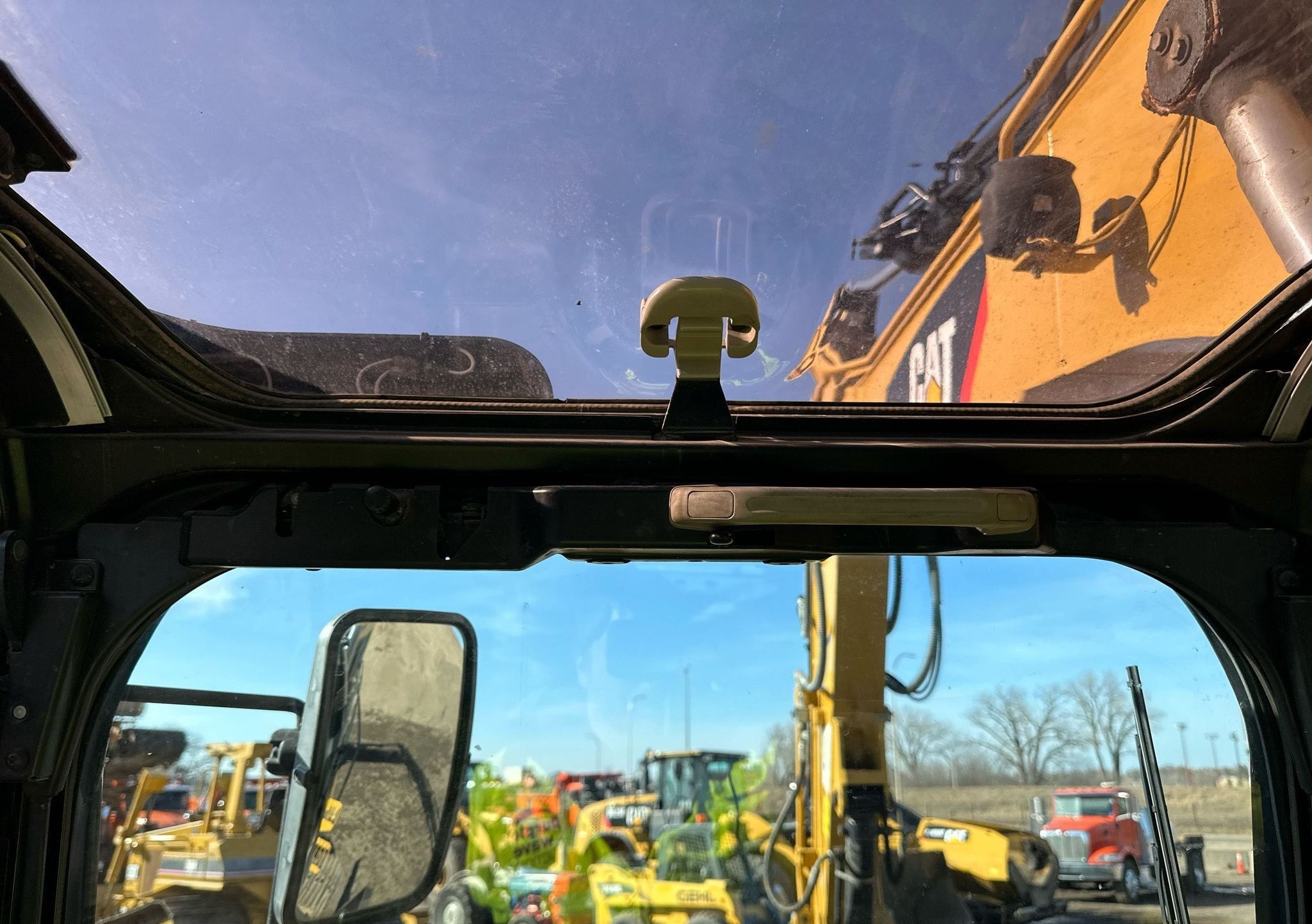 gallery 2015 Caterpillar 311FL RR excavator