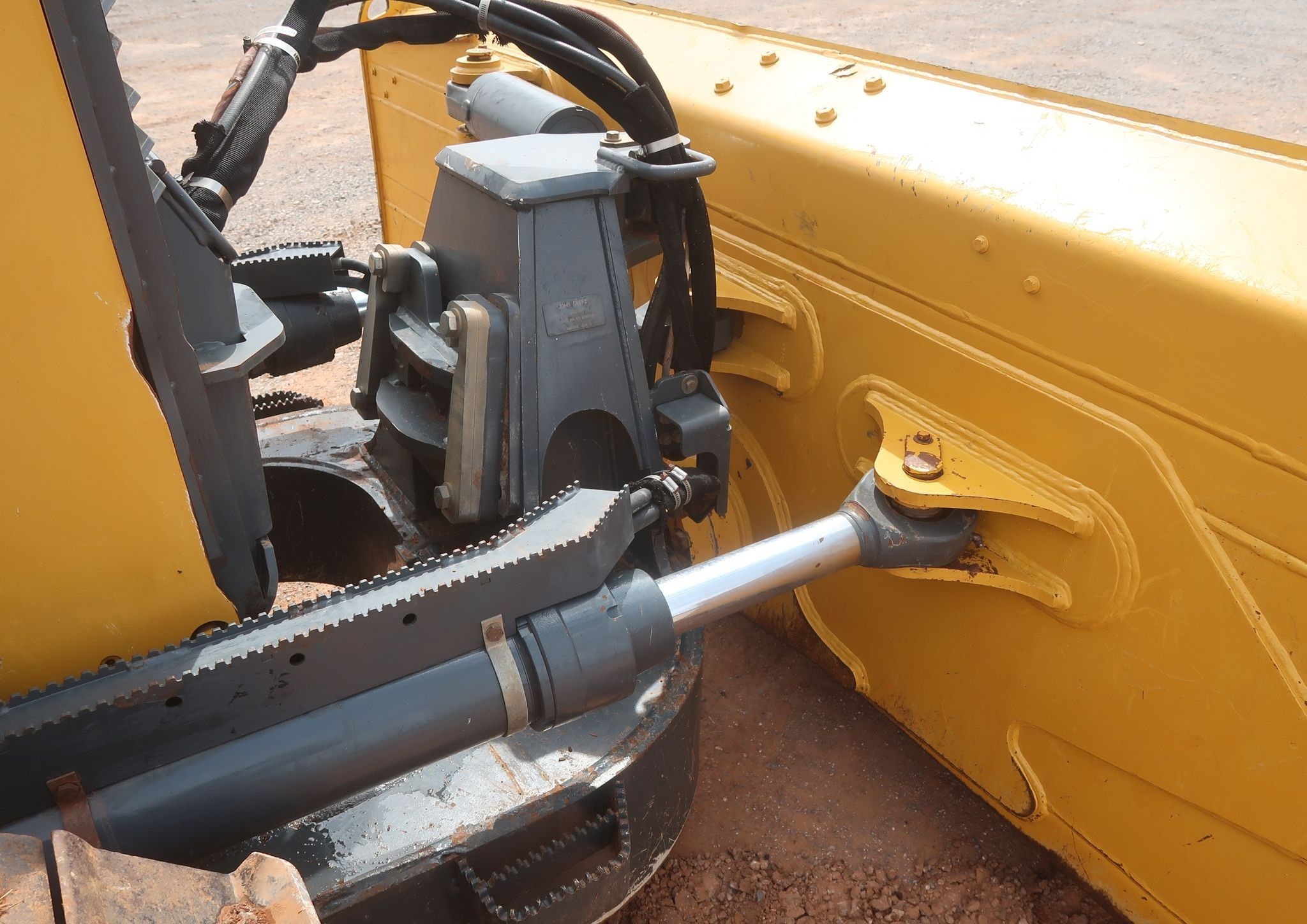 gallery 2015 John Deere 750K WLT dozer