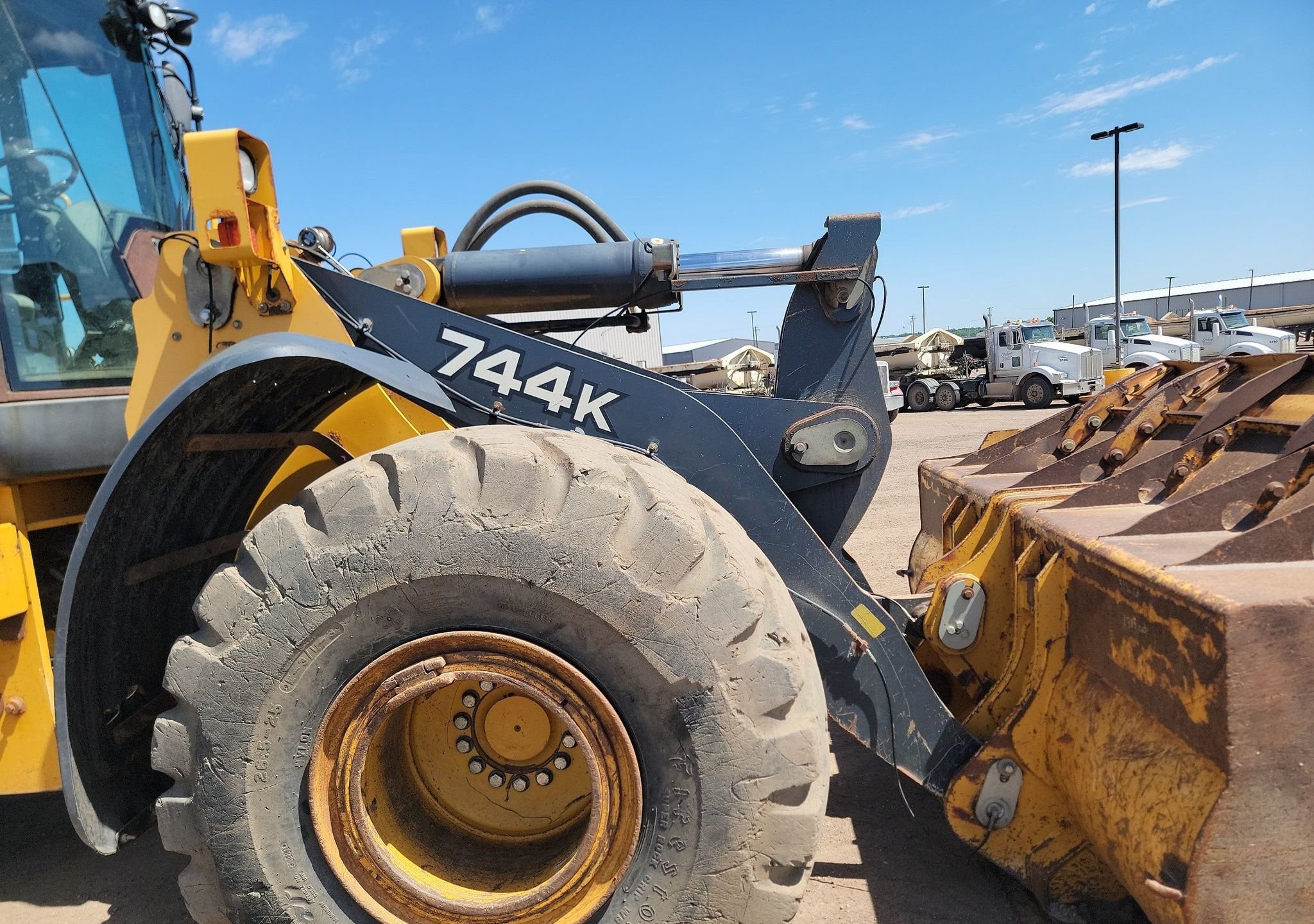gallery 2012 John Deere 744K wheel loader