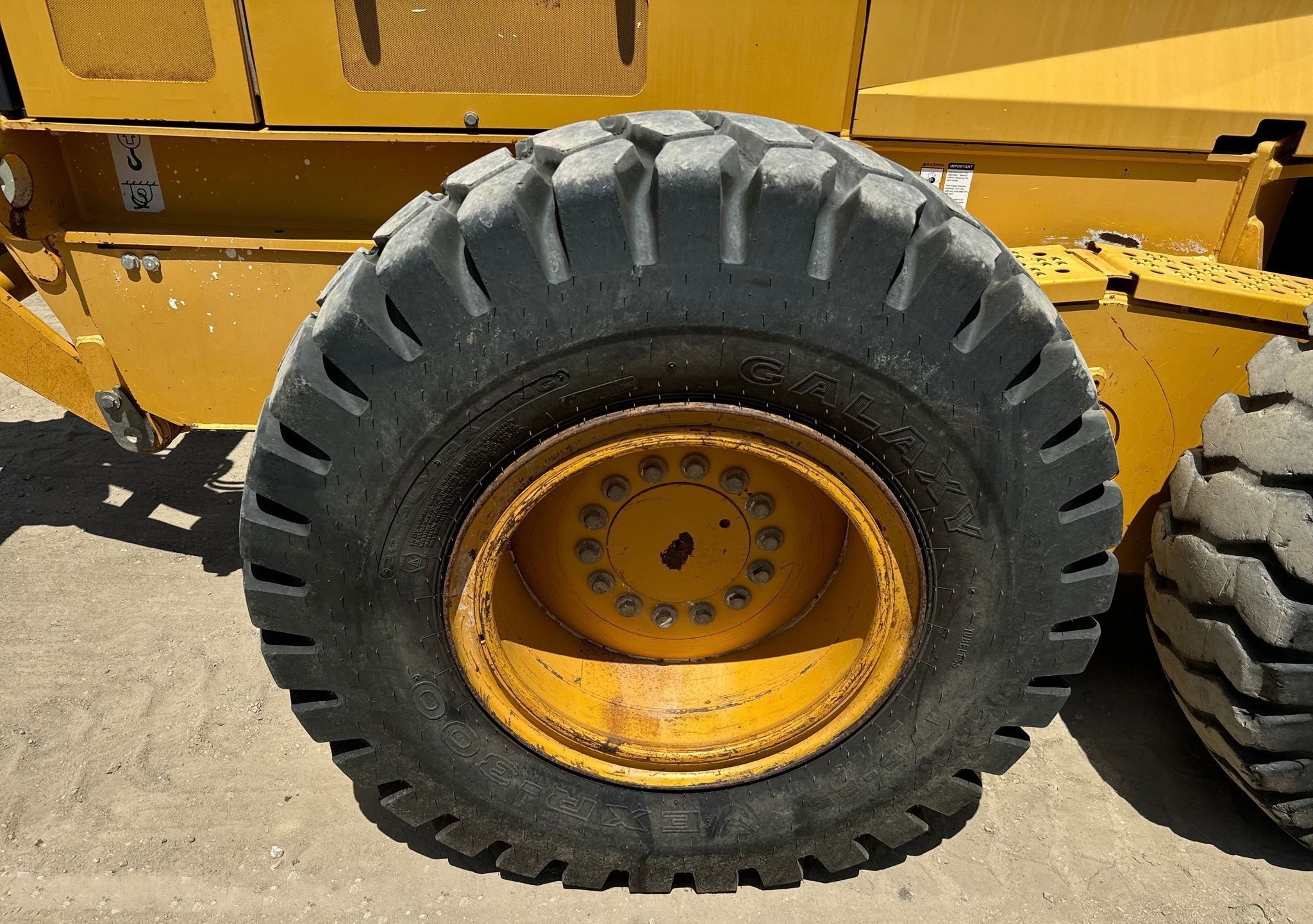 gallery 2011 John Deere 772G motor grader