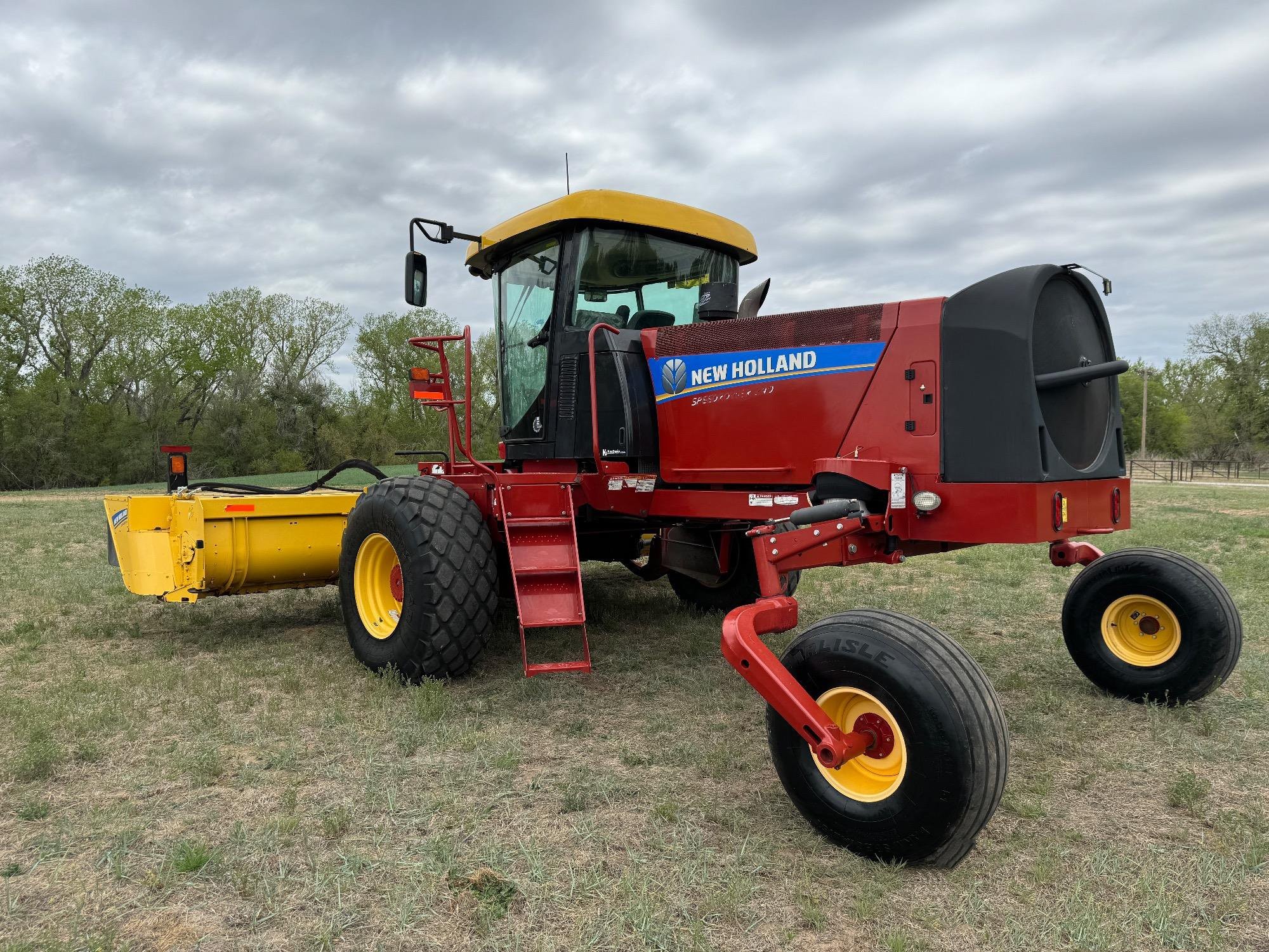 gallery 2014 New Holland Speedrower 240 Self-Propelled Windrower