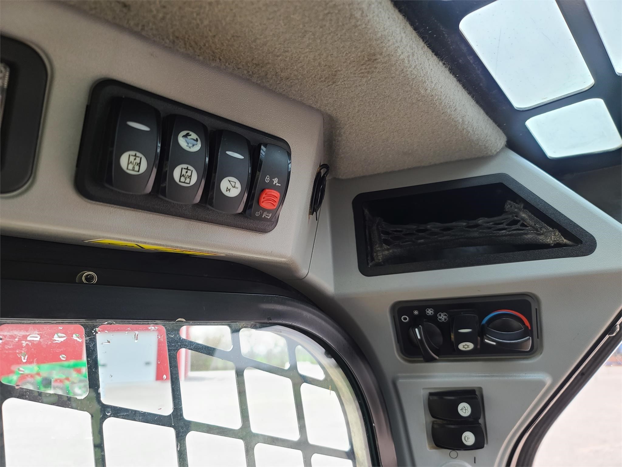 gallery 2017 Caterpillar 289D Skid Steer