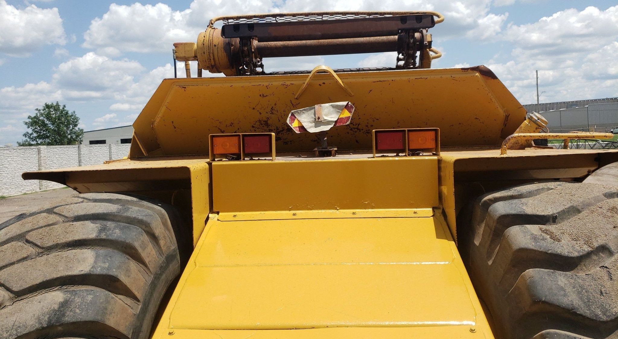 gallery 2006 Caterpillar 615C elevating scraper