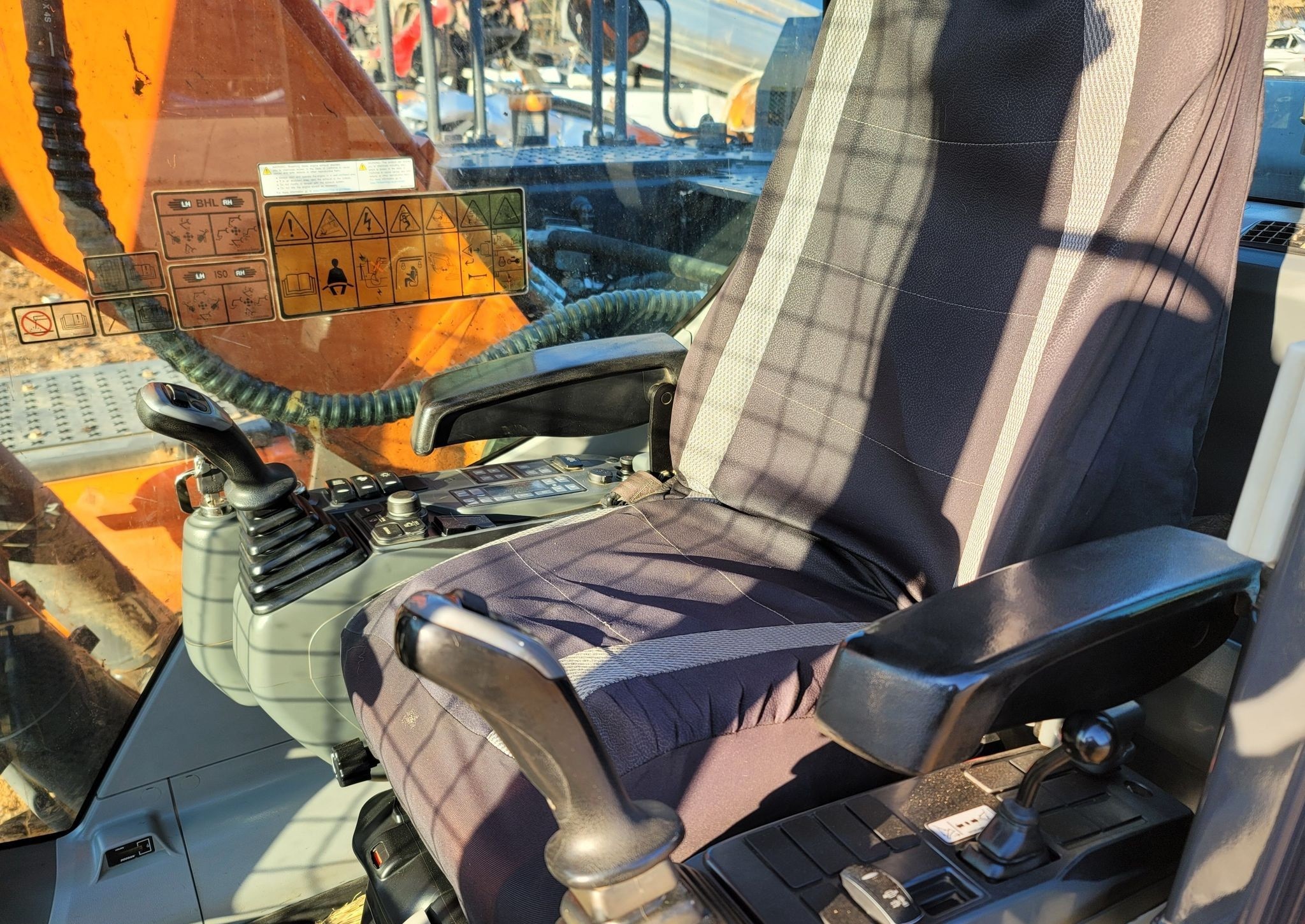 gallery 2019 Doosan DX225LC-5 excavator