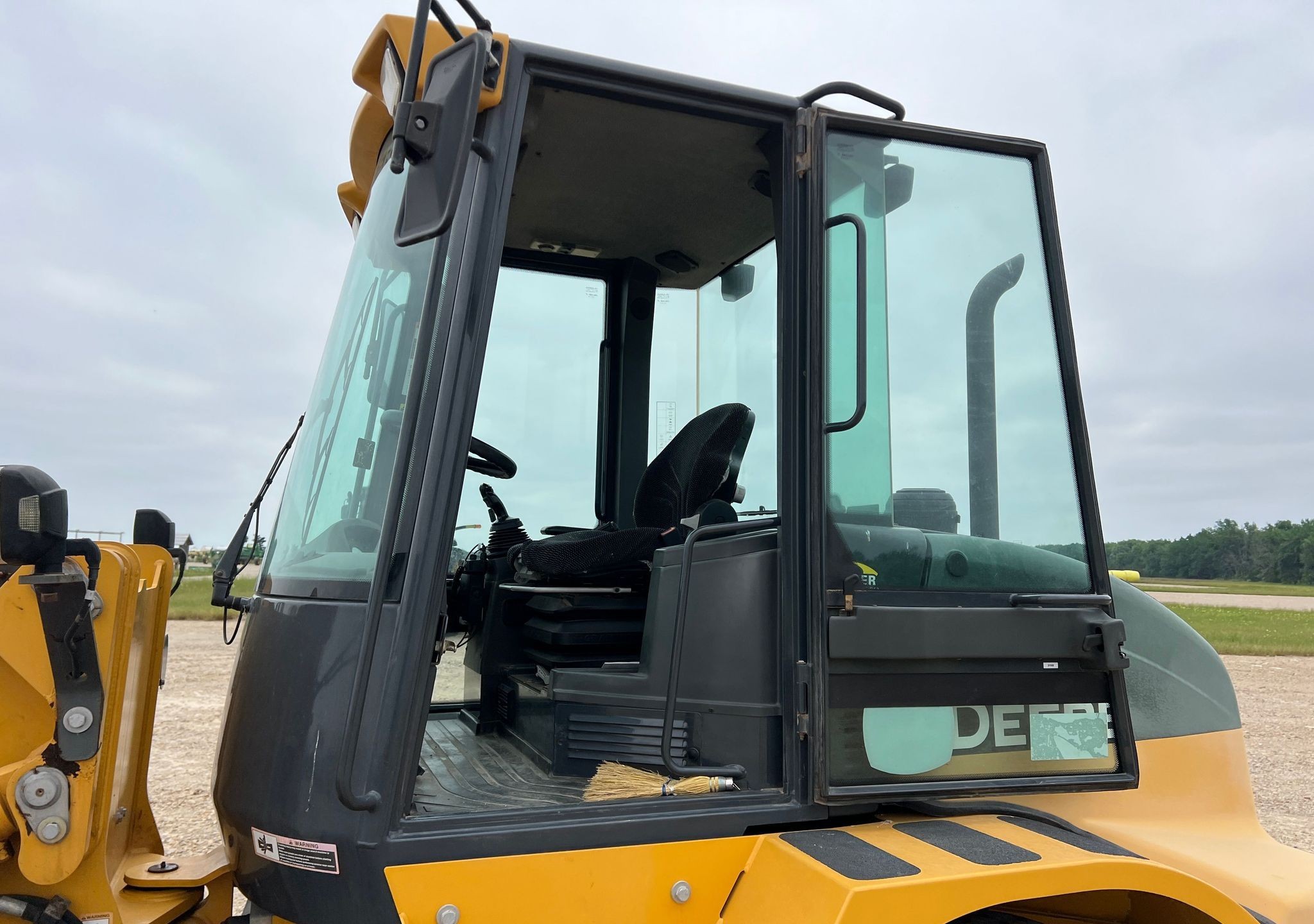 gallery 2016 John Deere 324K wheel loader