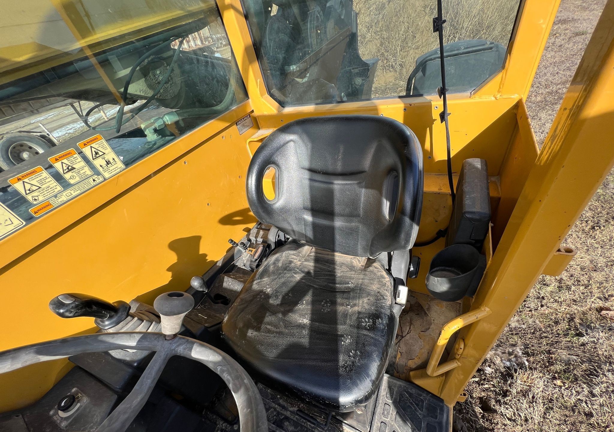 gallery 2010 Caterpillar TL943 telehandler