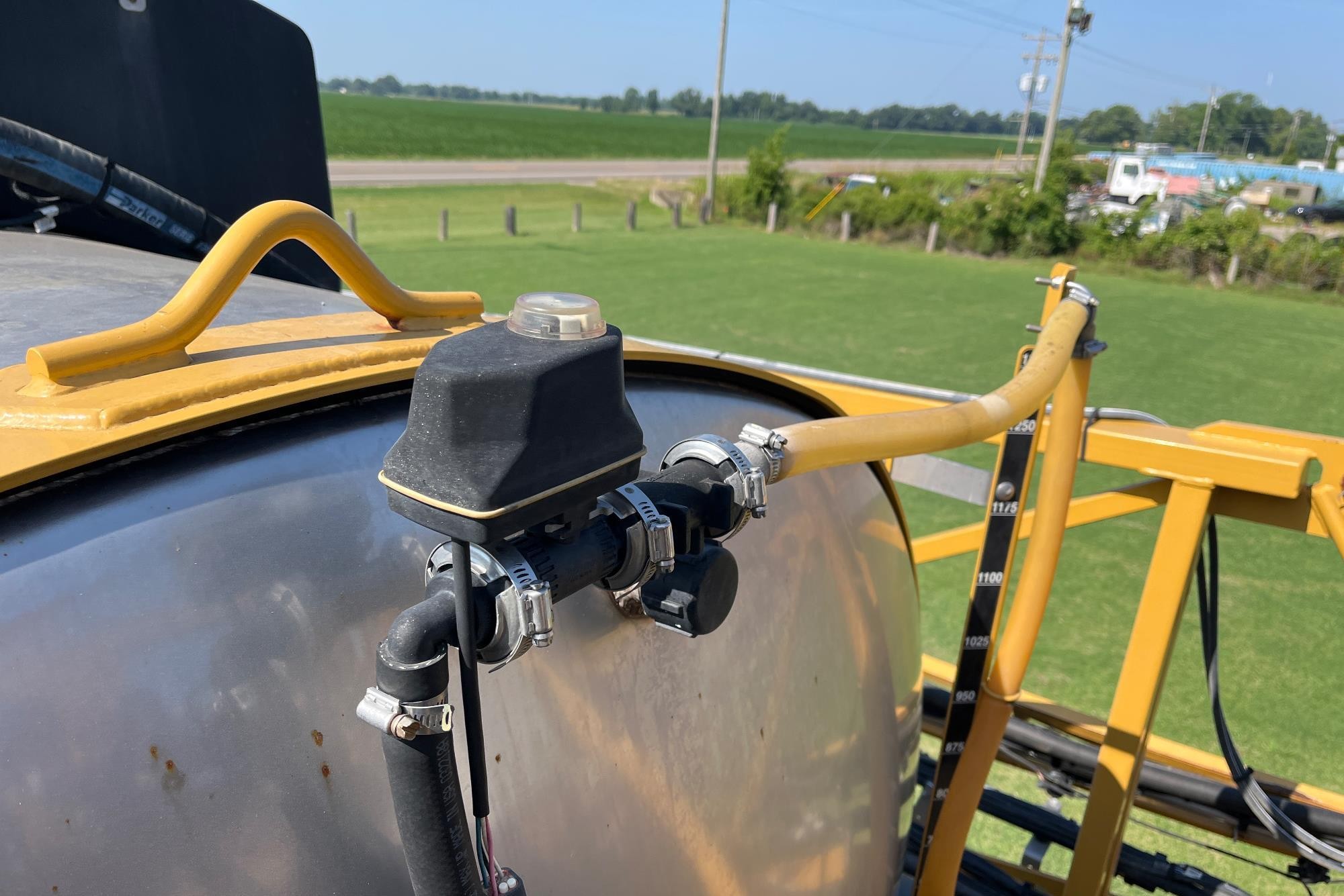 gallery 2019 RoGator RG1300C Self-Propelled Sprayer