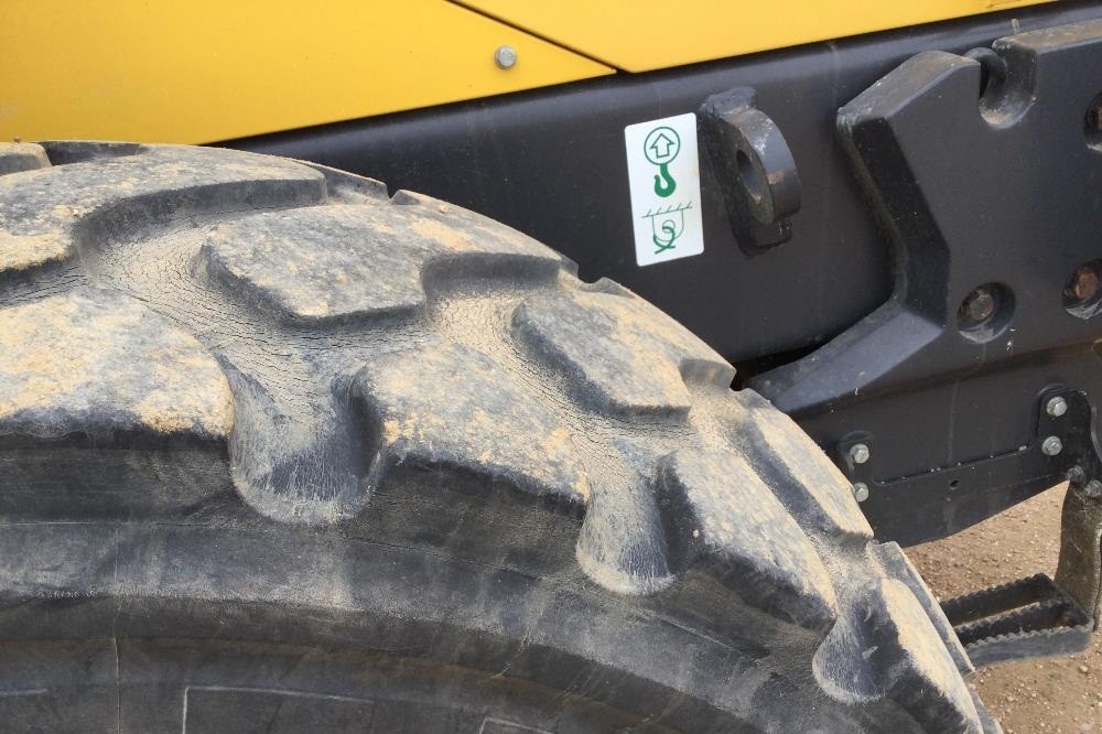 gallery 2018 Komatsu WA270-8 Wheel Loader