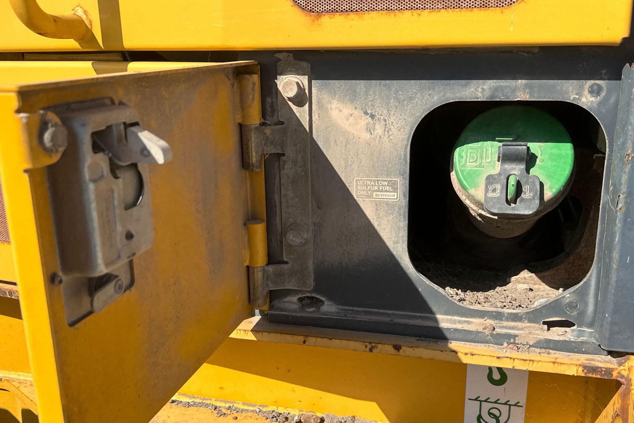 gallery 2013 John Deere 772G motor grader