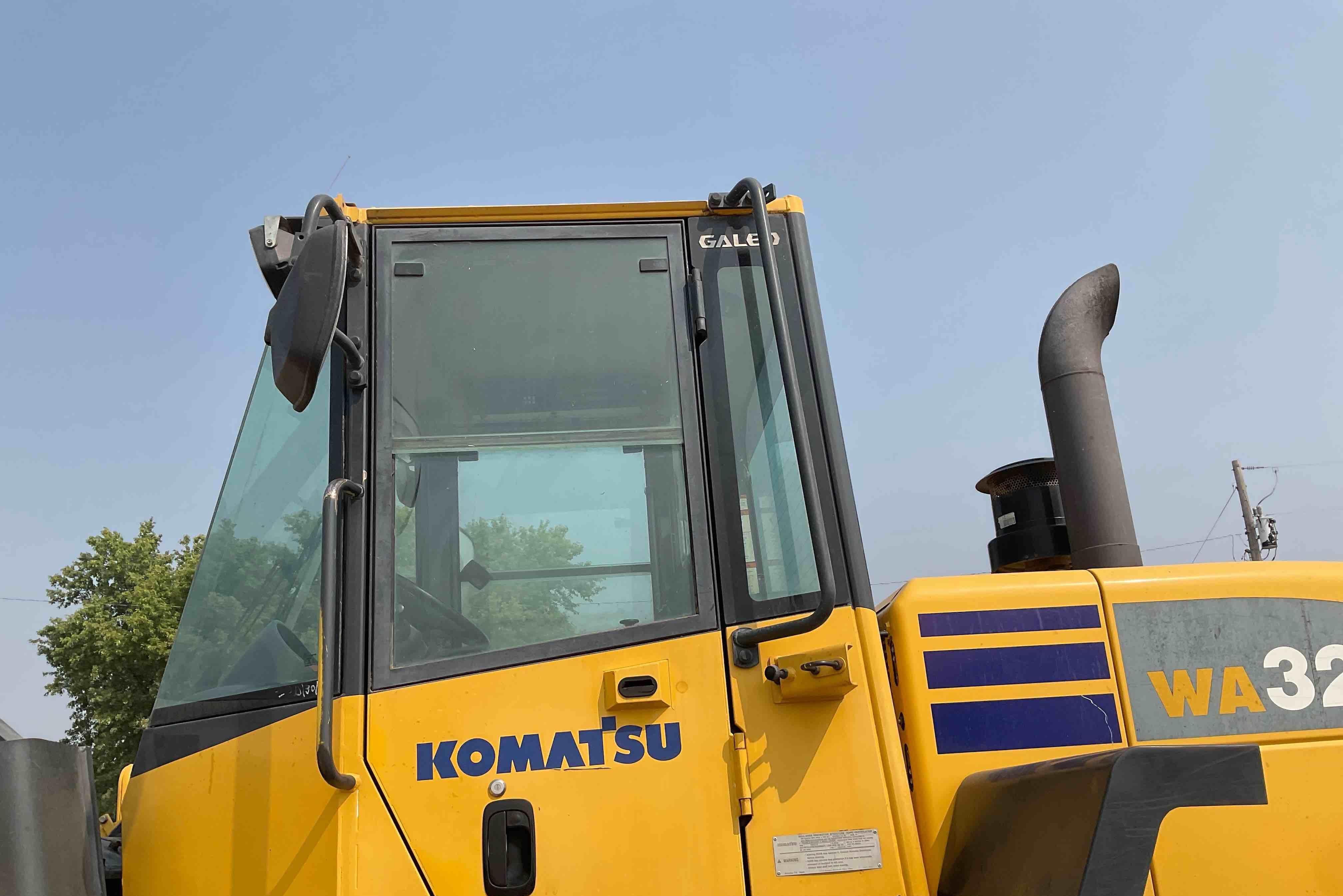 gallery 2008 Komatsu WA320-5L Wheel Loader W/Grapple