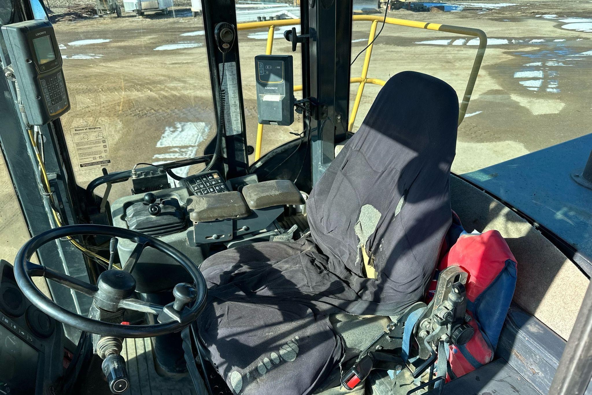 gallery 2006 John Deere 844J wheel loader