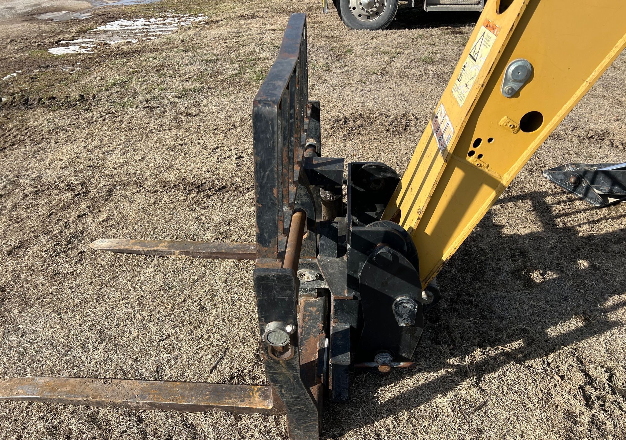 gallery 2010 Caterpillar TL943 telehandler