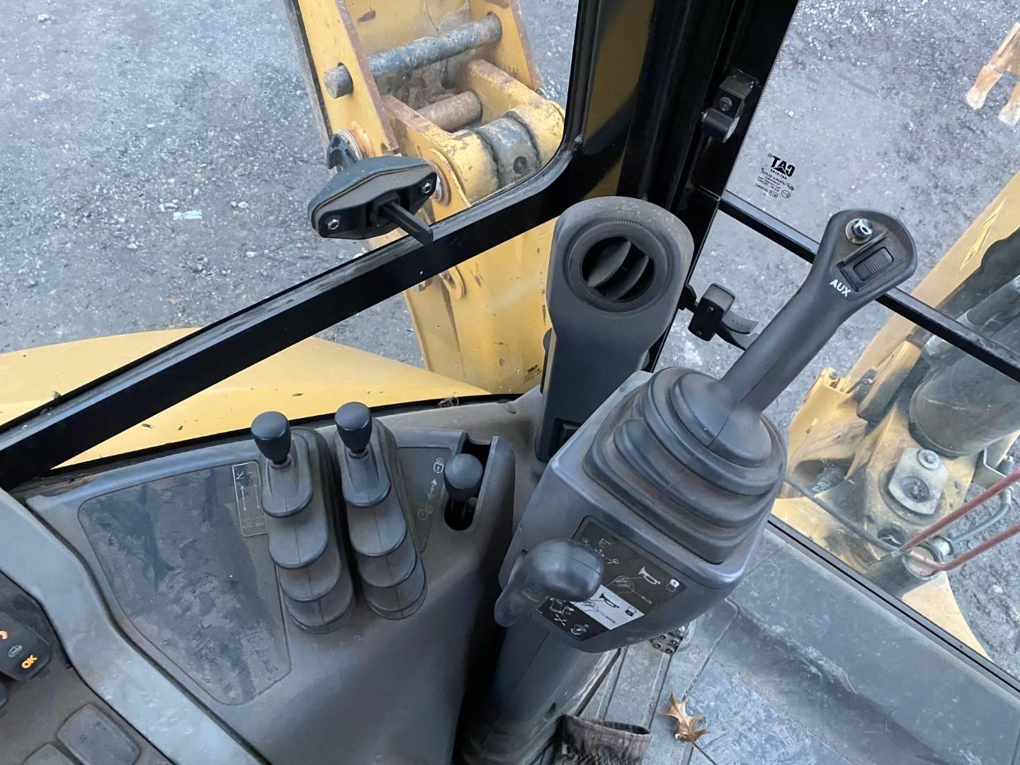 gallery 2015 CATERPILLAR 420F2