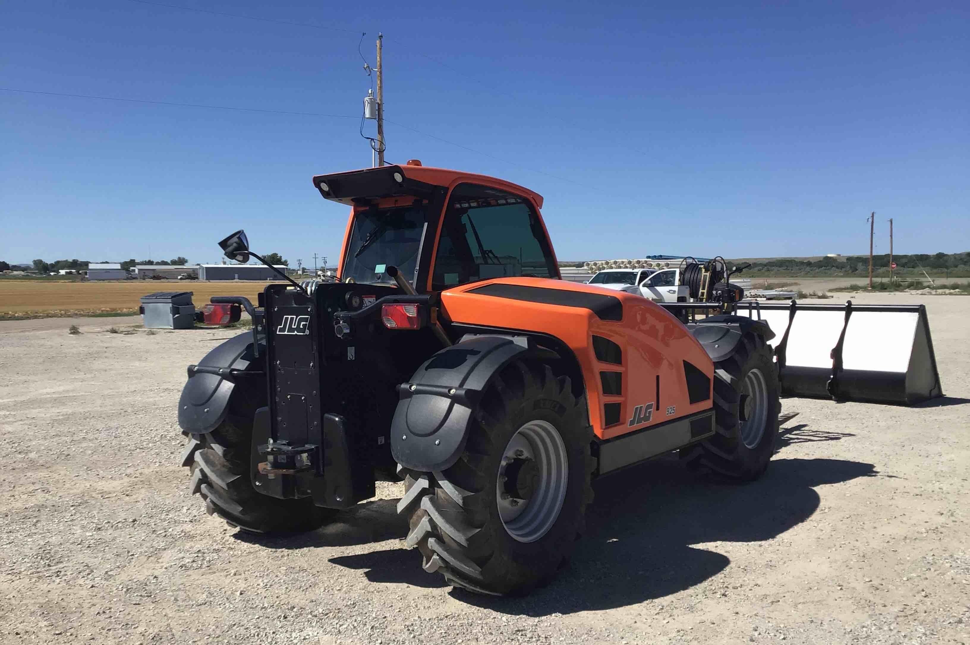 gallery 2018 JLG 925 4x4x4 Telehandler