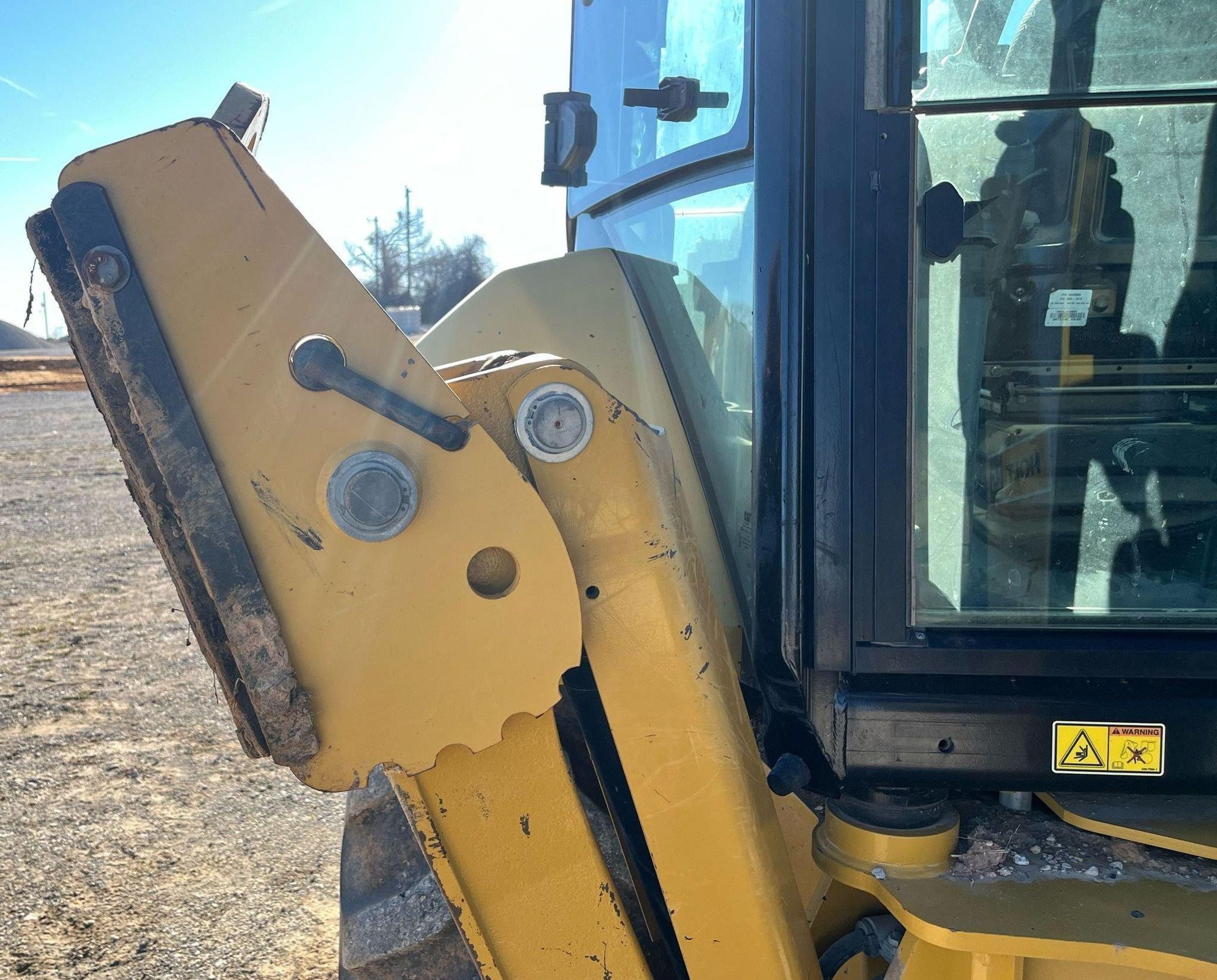 gallery 2021 Caterpillar 420ST HRC backhoe