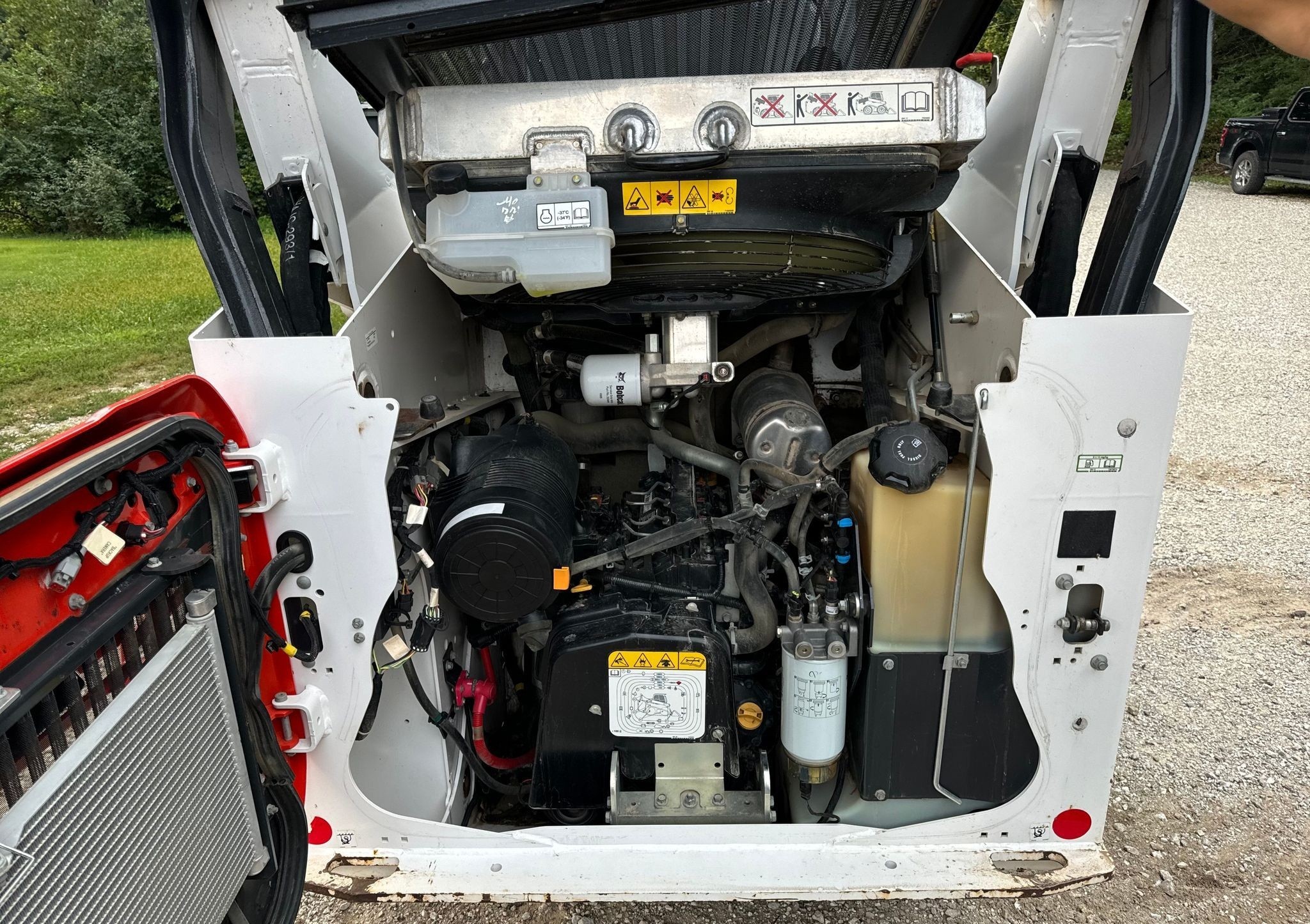 gallery 2022 Bobcat T76 R-Series tracked skid steer loader