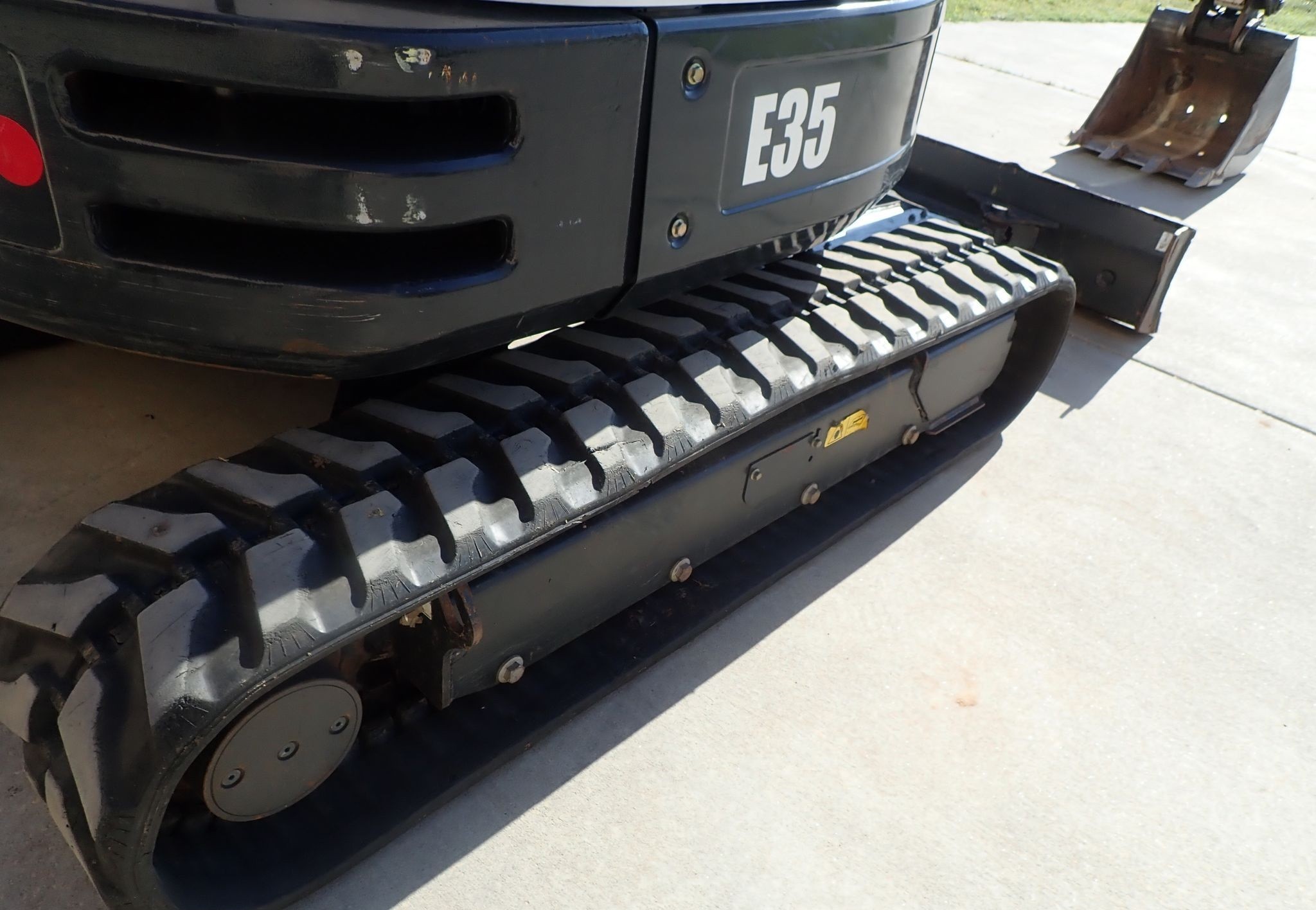 gallery 2015 Bobcat E35  mini excavator