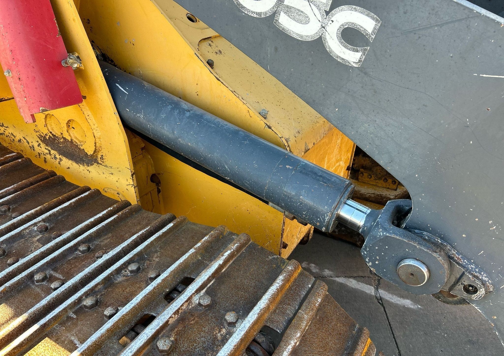 gallery 2012 John Deere 605C track loader