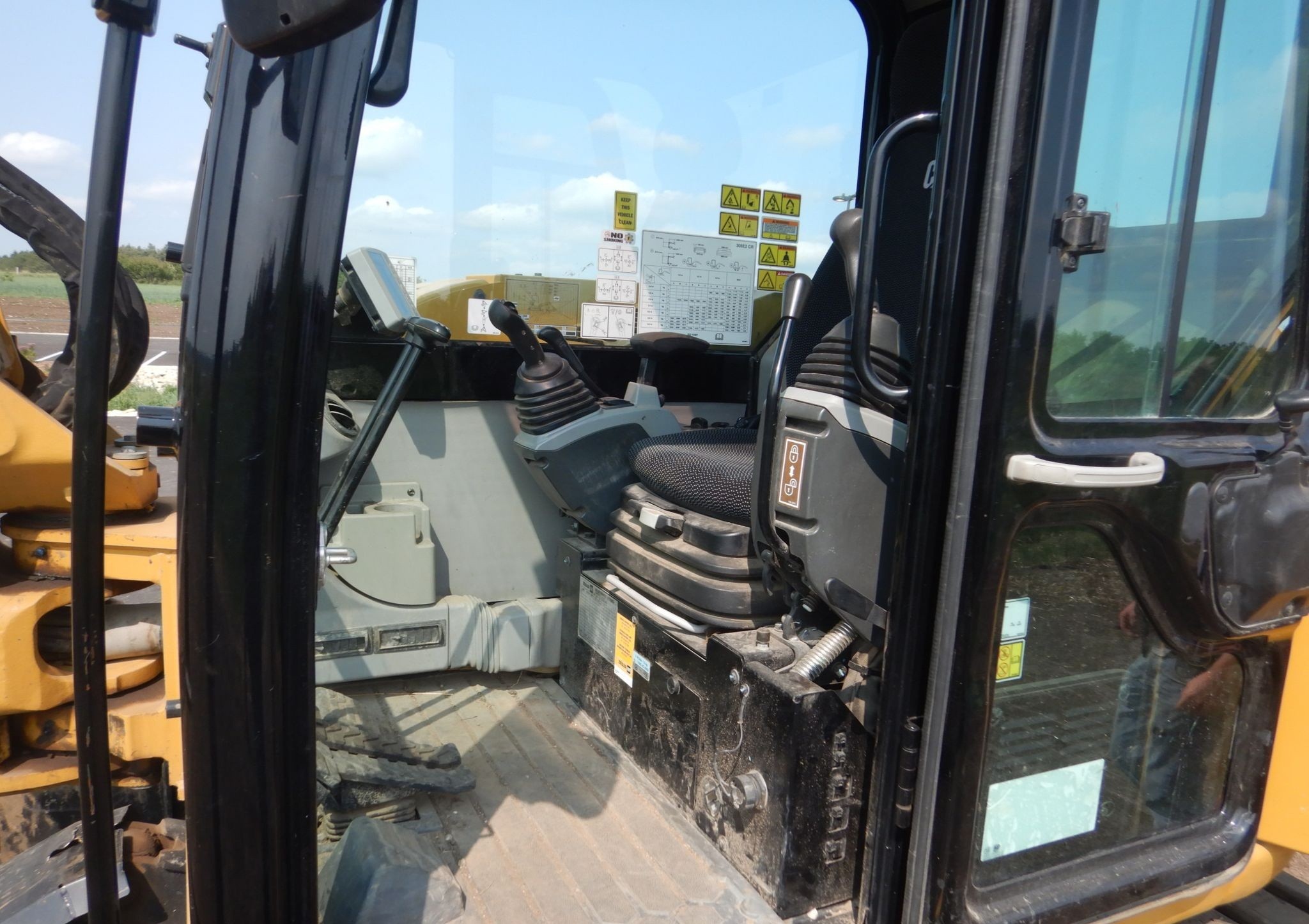 gallery 2018 Caterpillar 308E2 CRH2R mini excavator