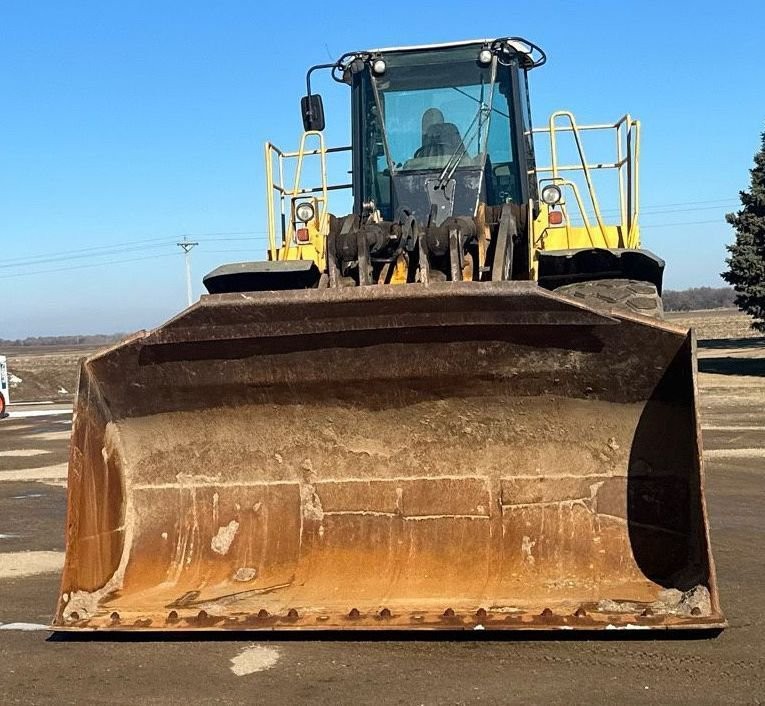 gallery 2006 John Deere 844J wheel loader
