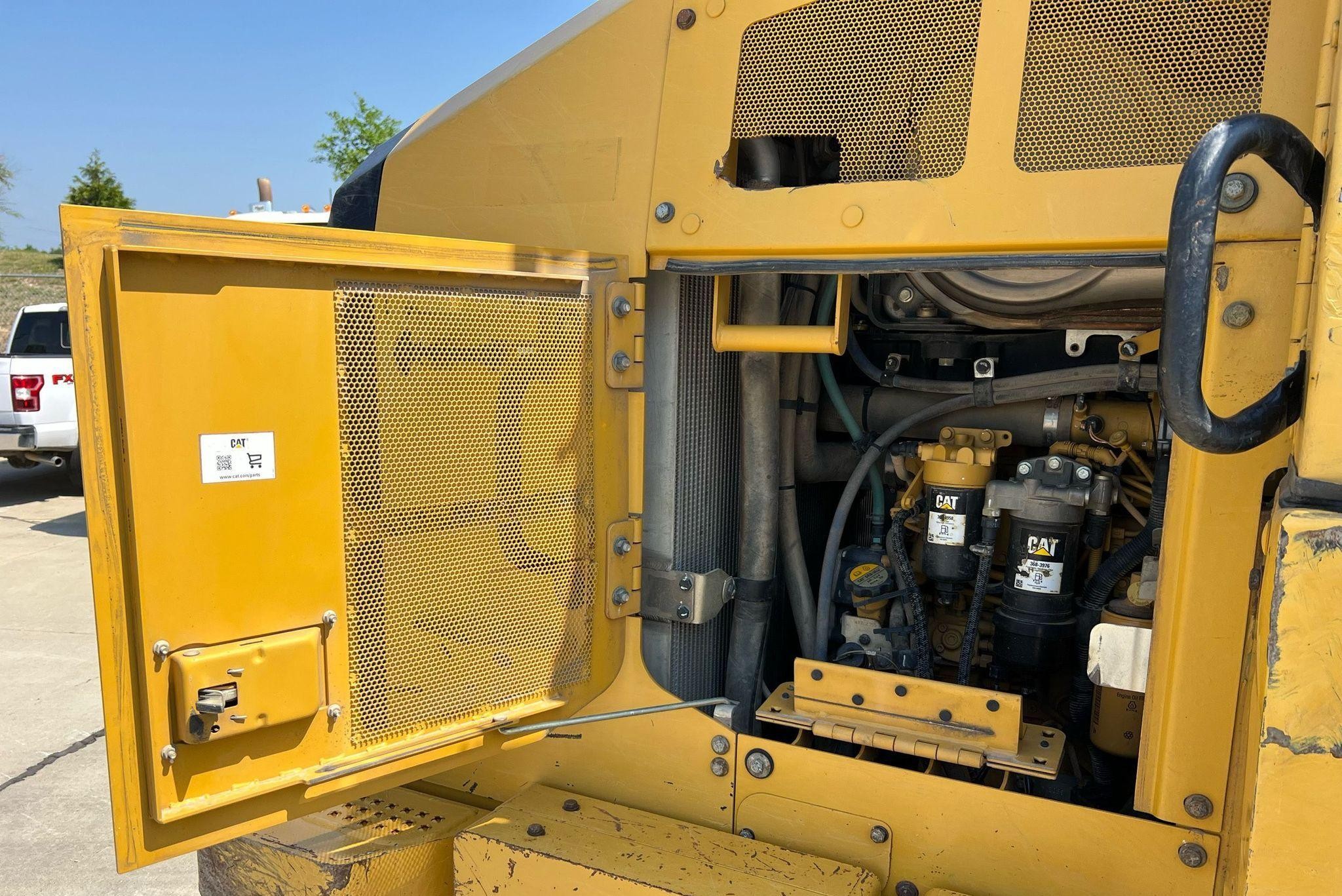 gallery 2016 Caterpillar 963K track loader