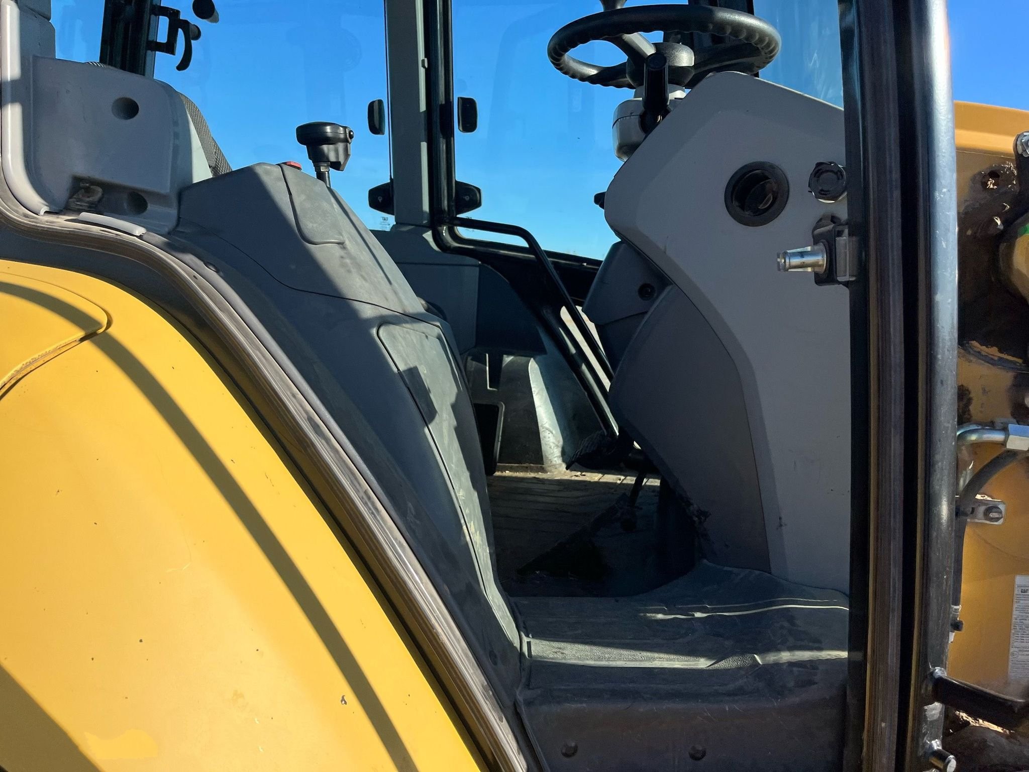gallery 2021 Caterpillar 420ST HRC backhoe