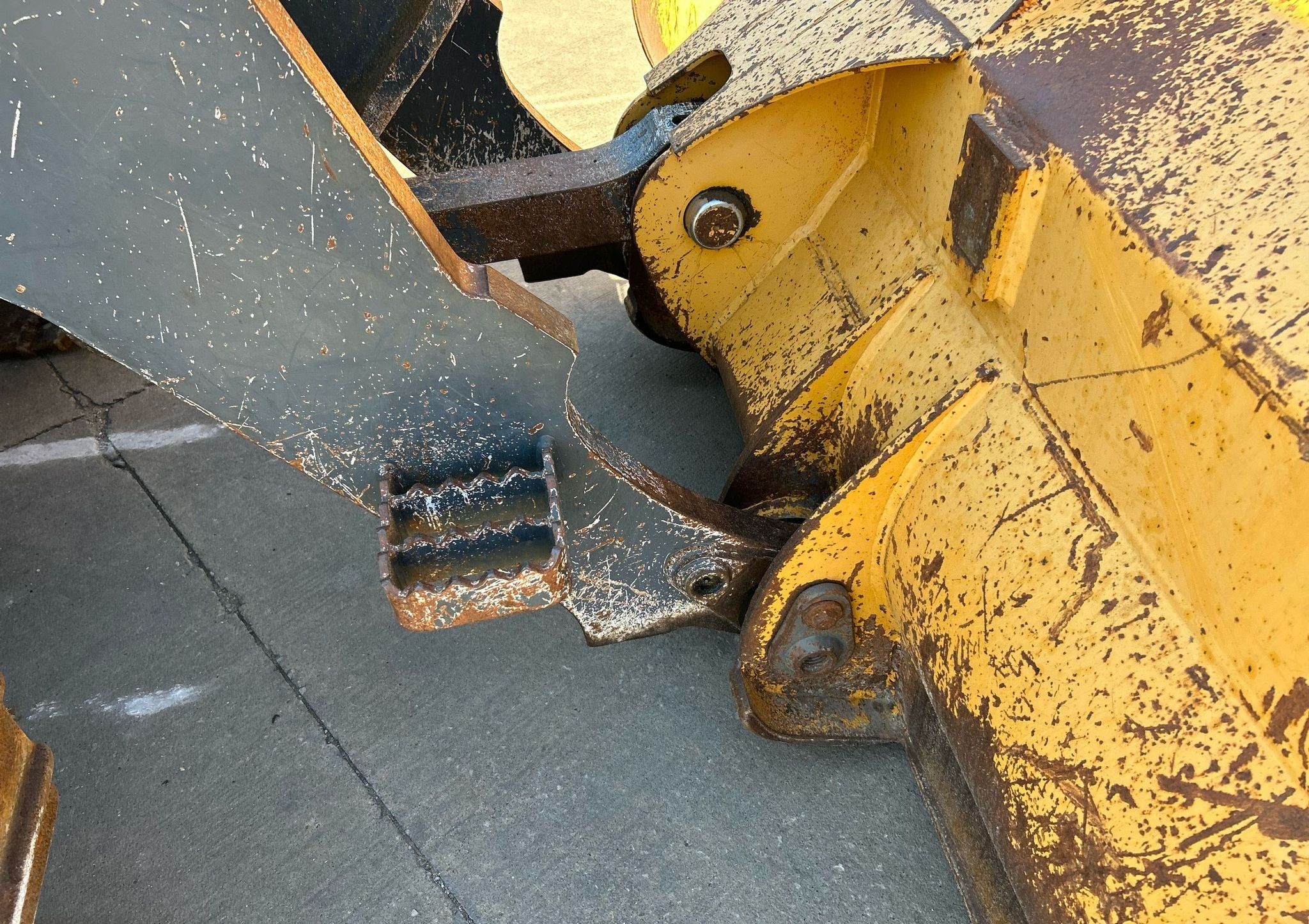 gallery 2012 John Deere 605C track loader