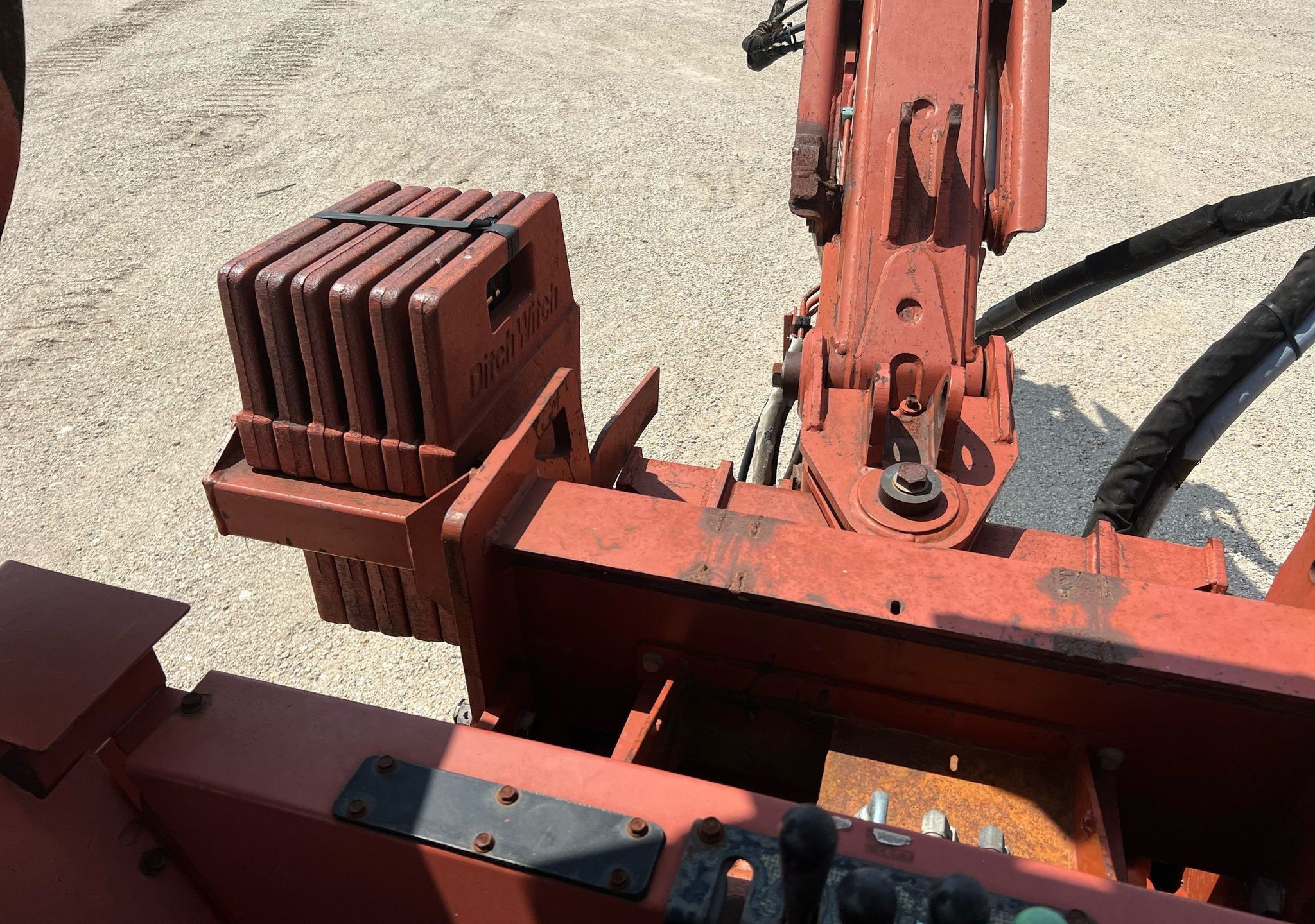 gallery 2006 Ditch Witch HT185 cable plow