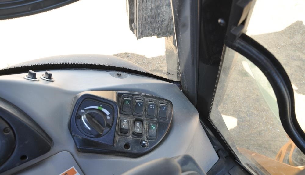 gallery 2019 Case 580 Super N 4x4 Loader Backhoe