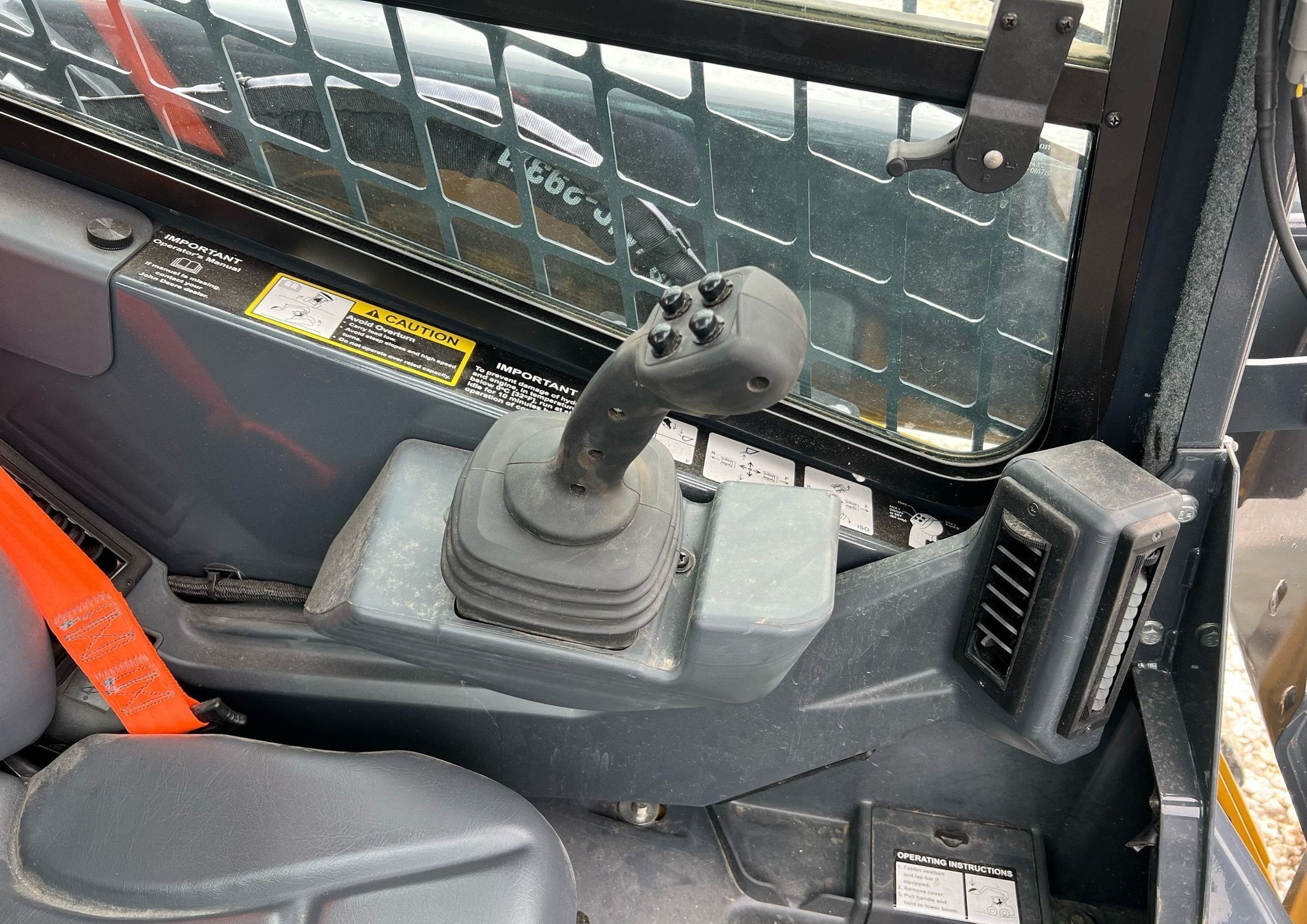 gallery 2022 John Deere 325G tracked skid steer loader