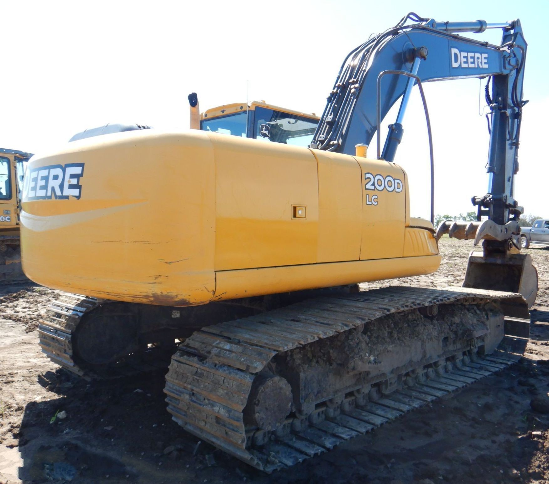 gallery 2011 John Deere 200DLC  excavator