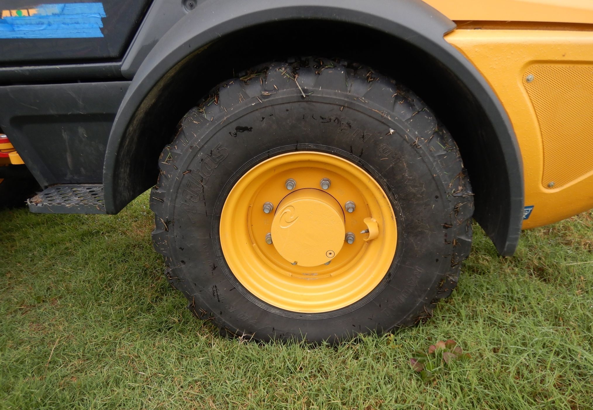 gallery 2018 John Deere 204L Wheel Loader