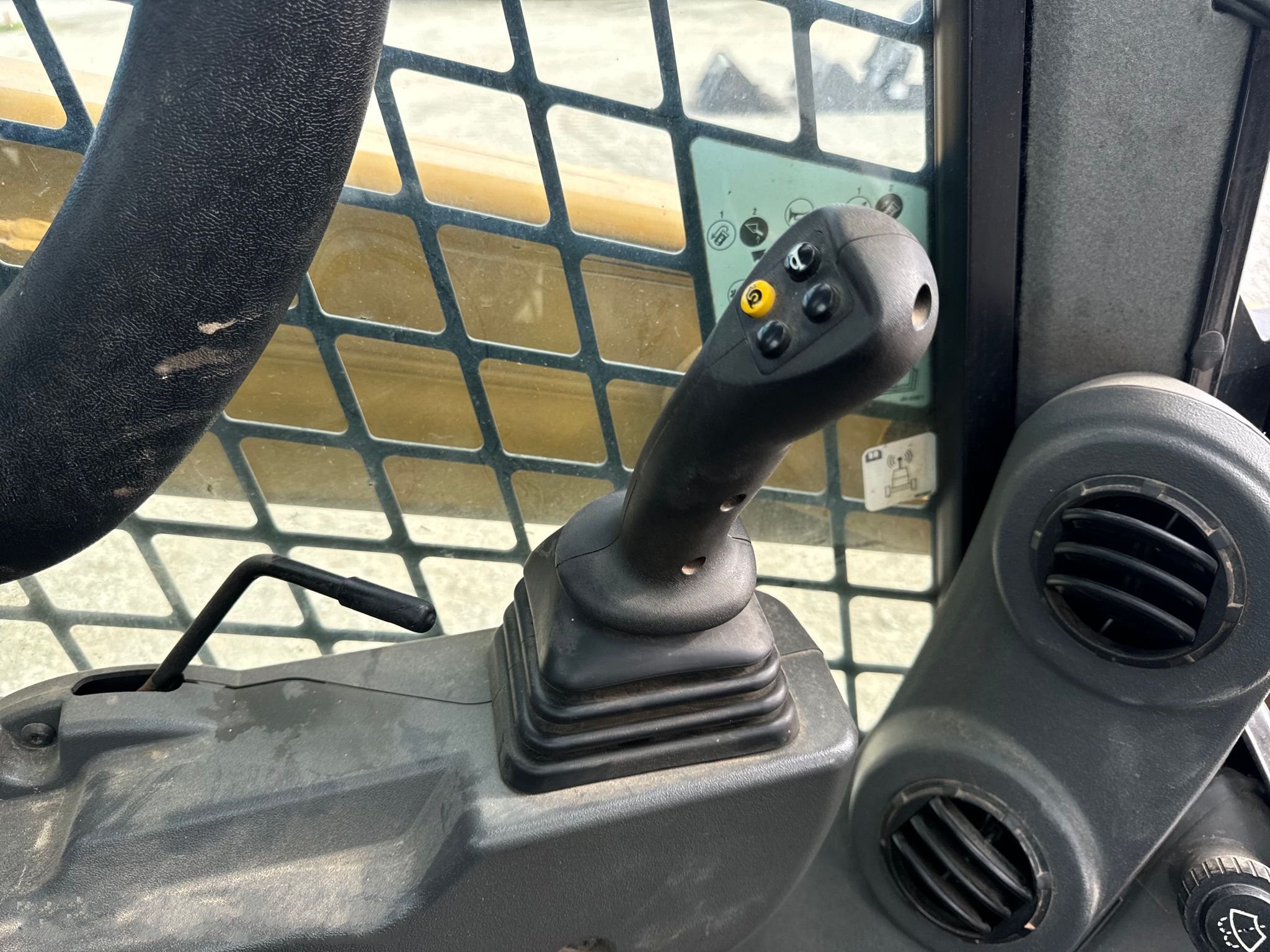 gallery 2019 Caterpillar 259D3 tracked skid steer loader