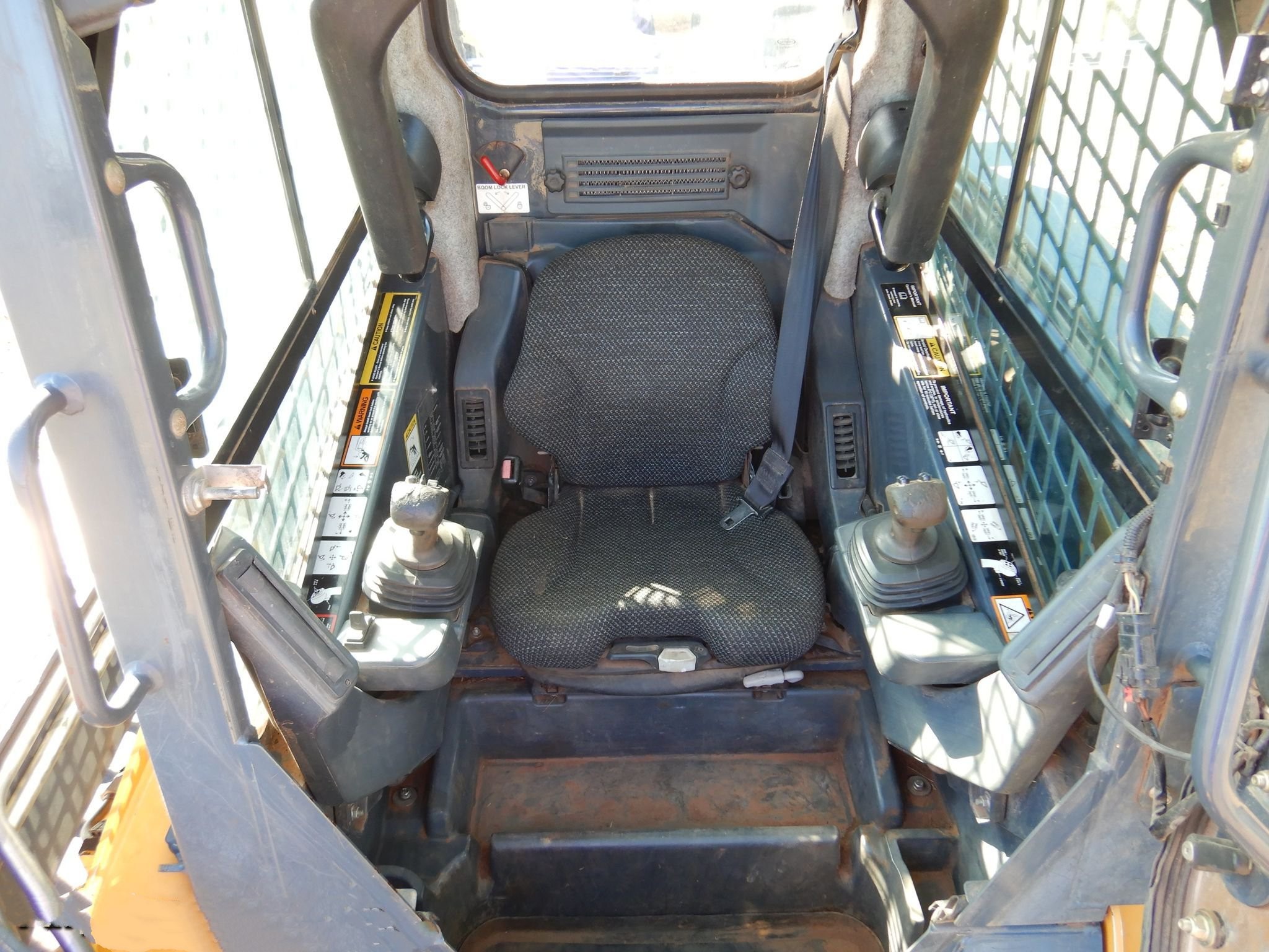 gallery 2013 John Deere 333E tracked skid steer loader