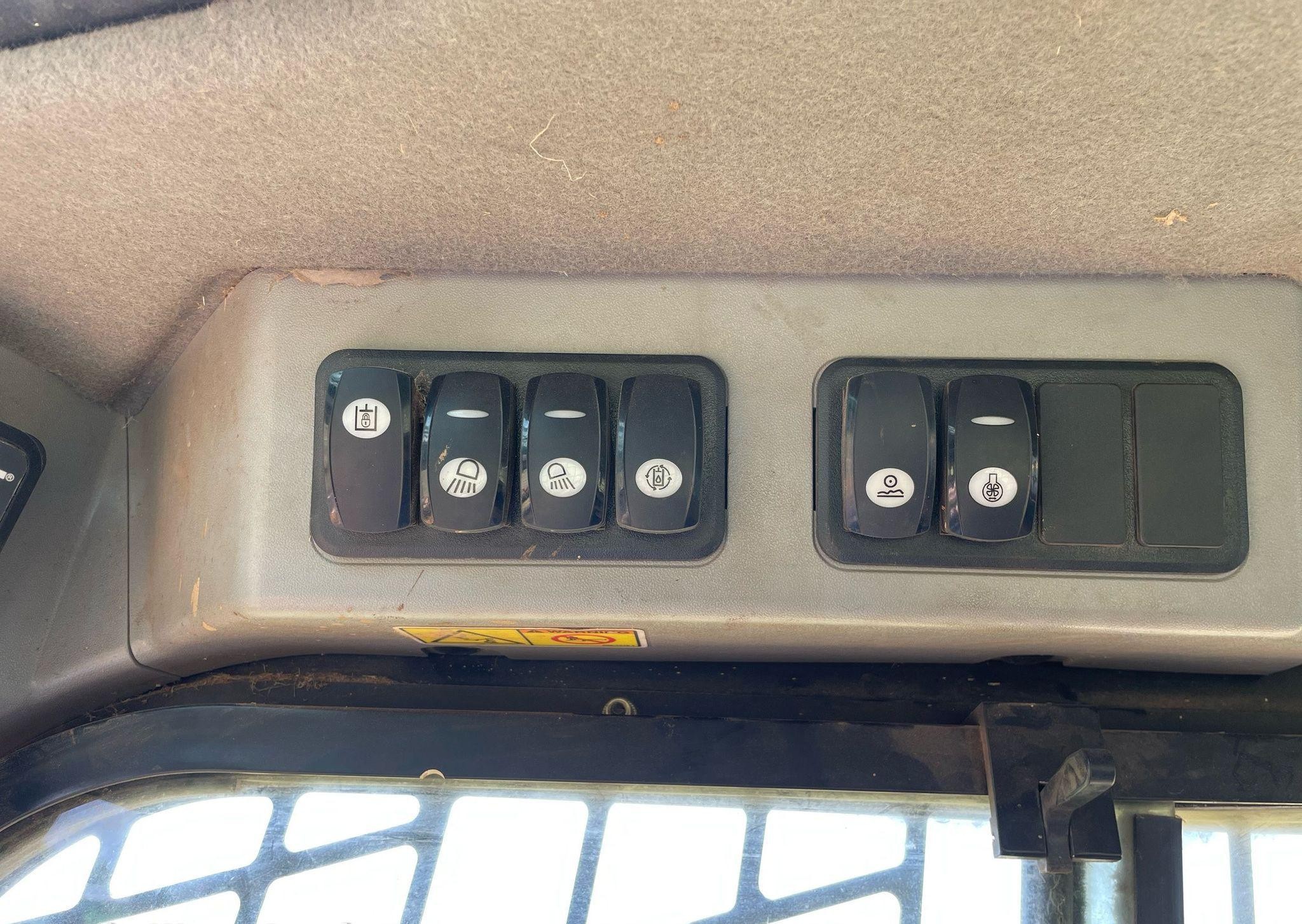 gallery 2017 Caterpillar 299D2XHP Skid Steer