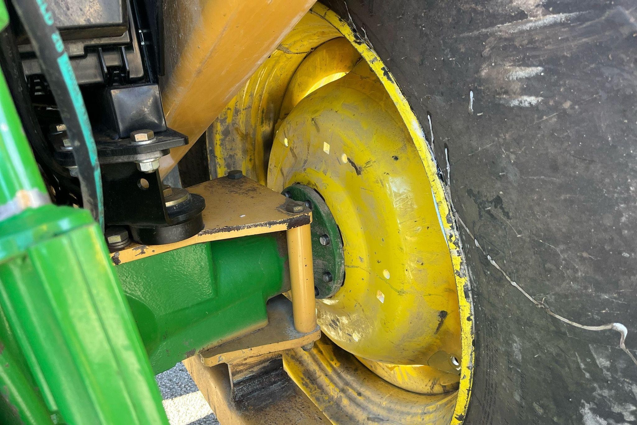 gallery 2015 John Deere 6125M MFWD tractor