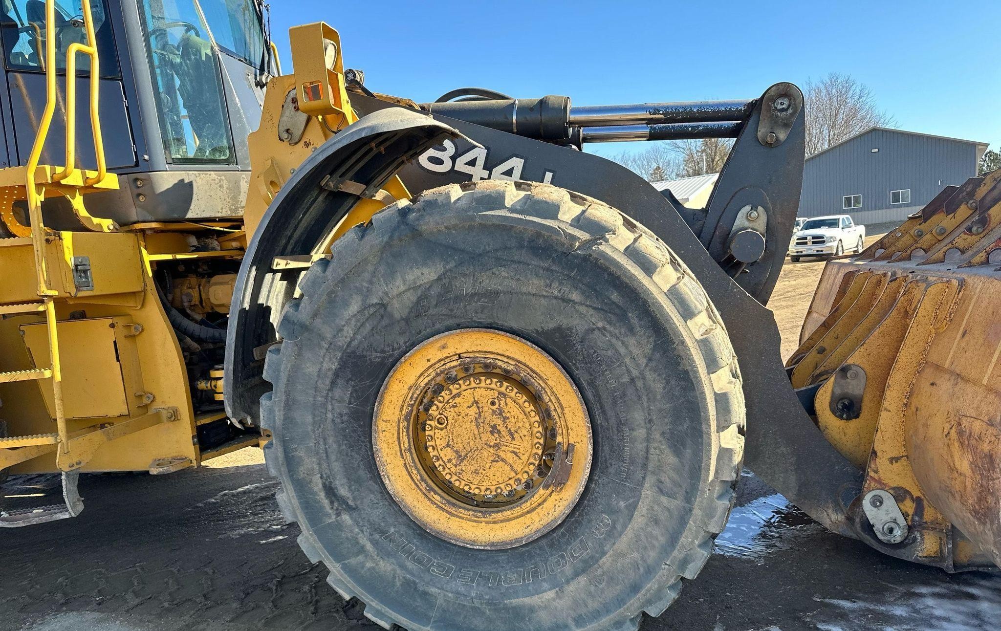 gallery 2006 John Deere 844J wheel loader