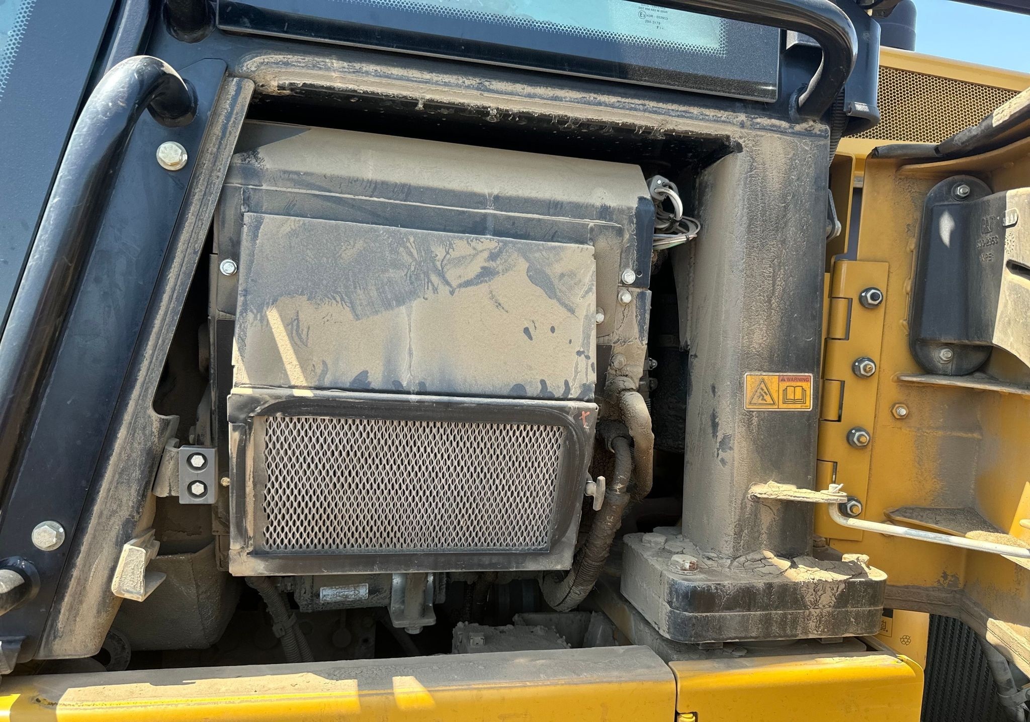 gallery 2016 Caterpillar 953D track loader