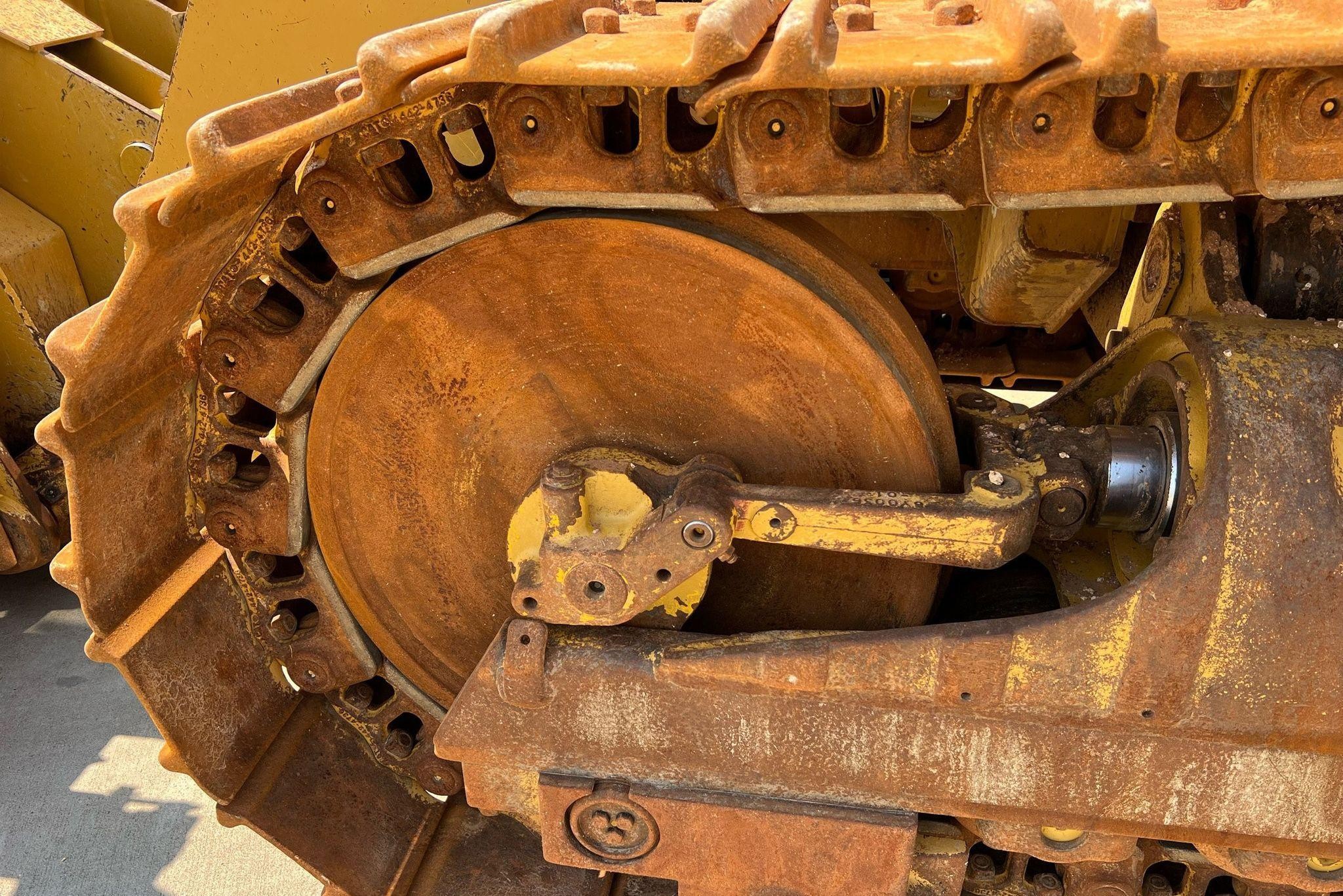gallery 2016 Caterpillar 963K track loader