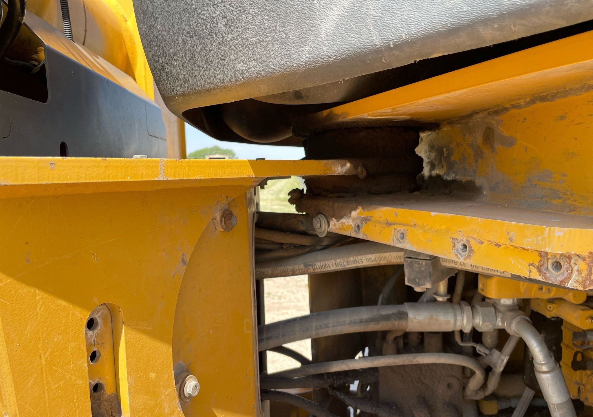 gallery 2013 John Deere 624K wheel loader